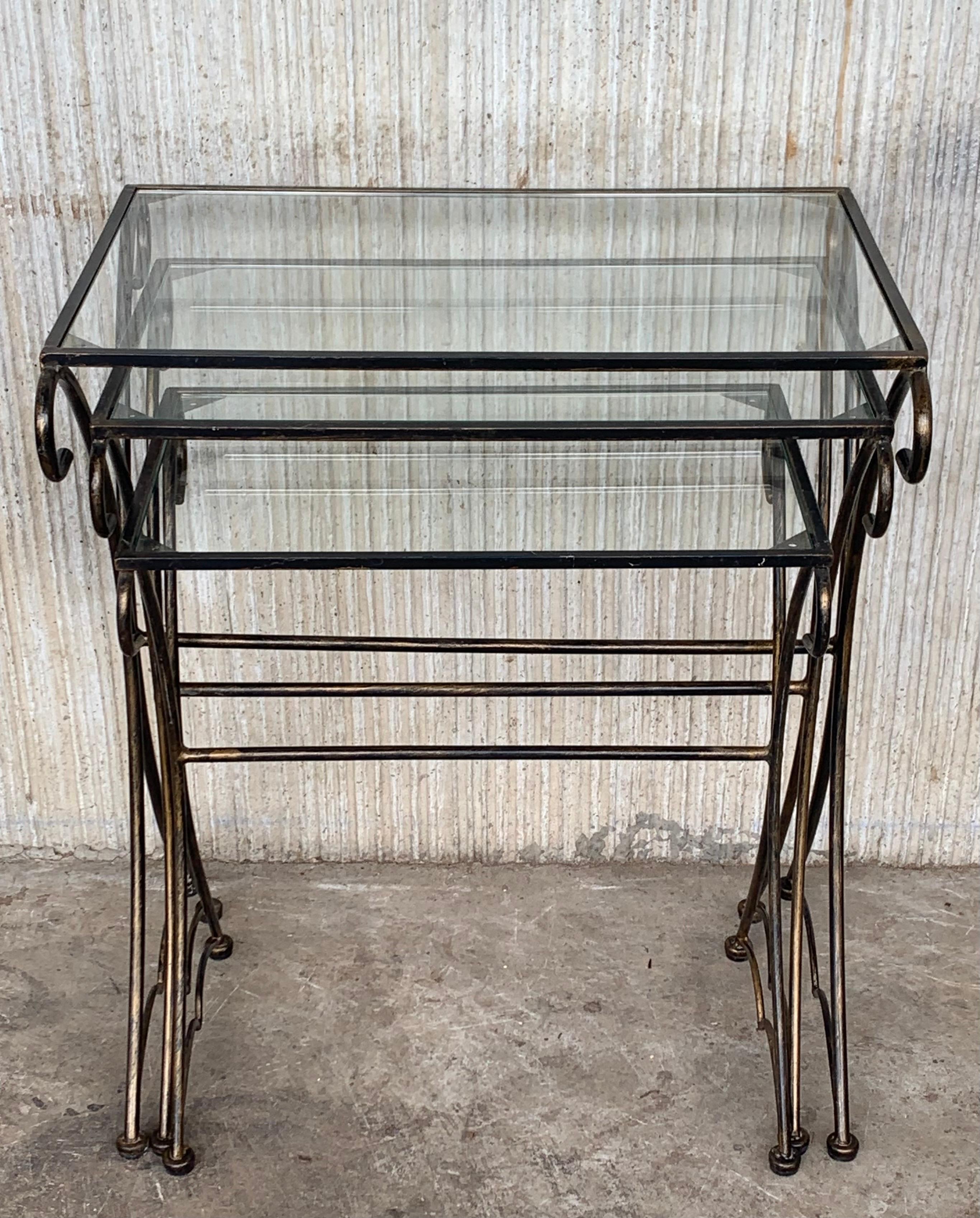 20th Century Midcentury Scrolling Iron Patio Nesting Side Tables with Glass Tops, Set of 3 For Sale