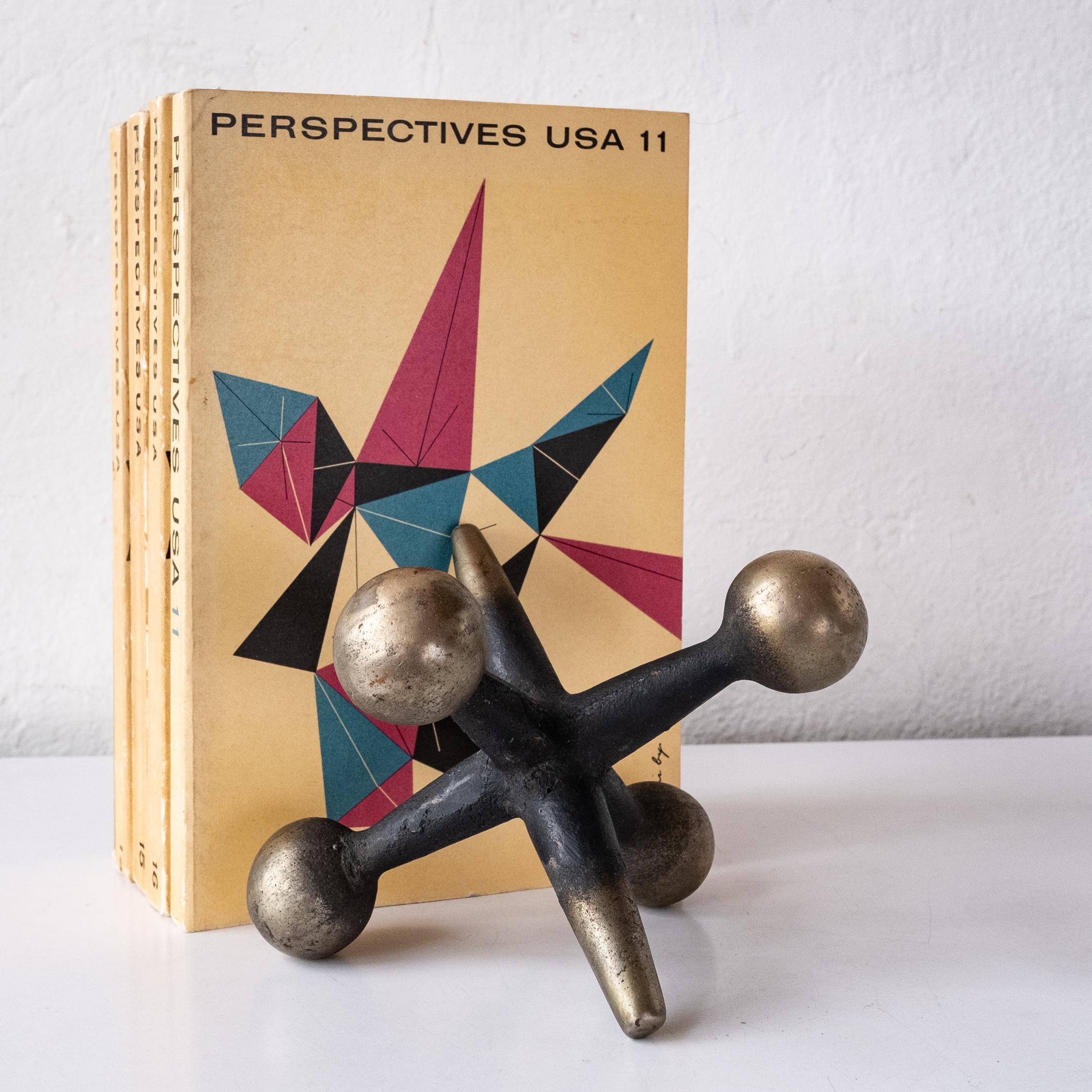 Midcentury Sculptural Brass Jacks Bookends In Good Condition In San Diego, CA