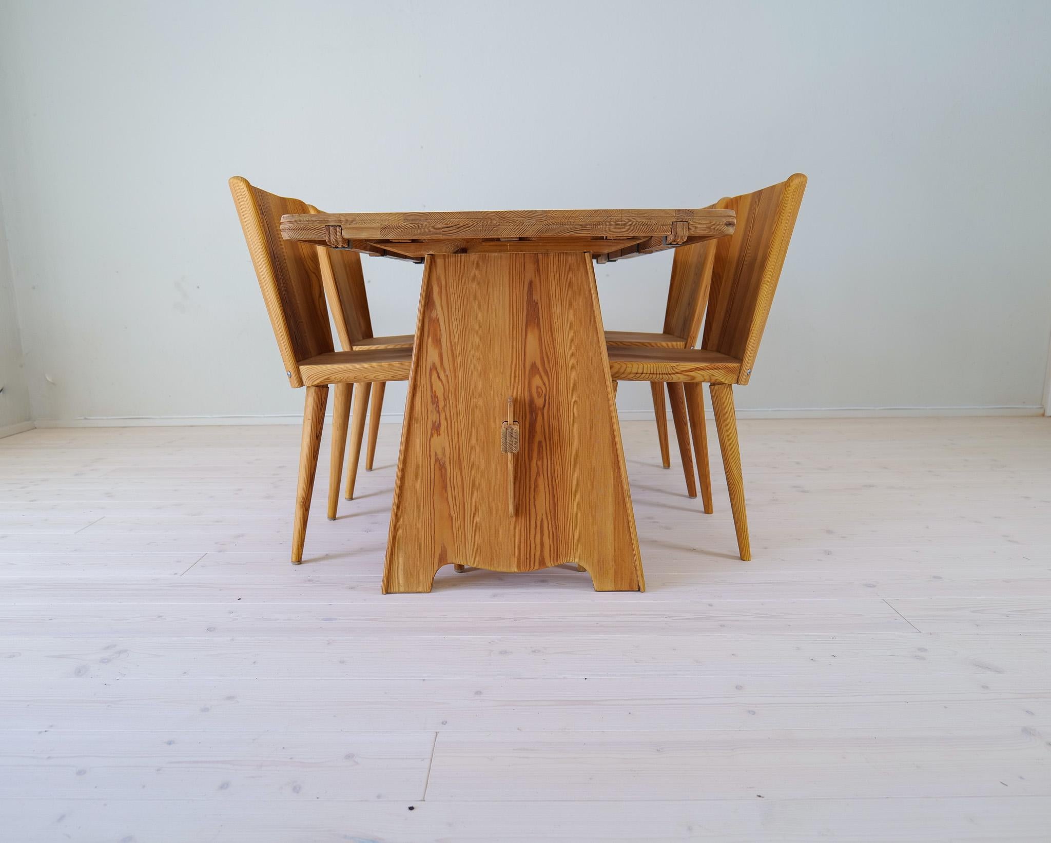 Midcentury Modern Sculptural Dining Table in Pine Göran Malmvall, Sweden For Sale 8
