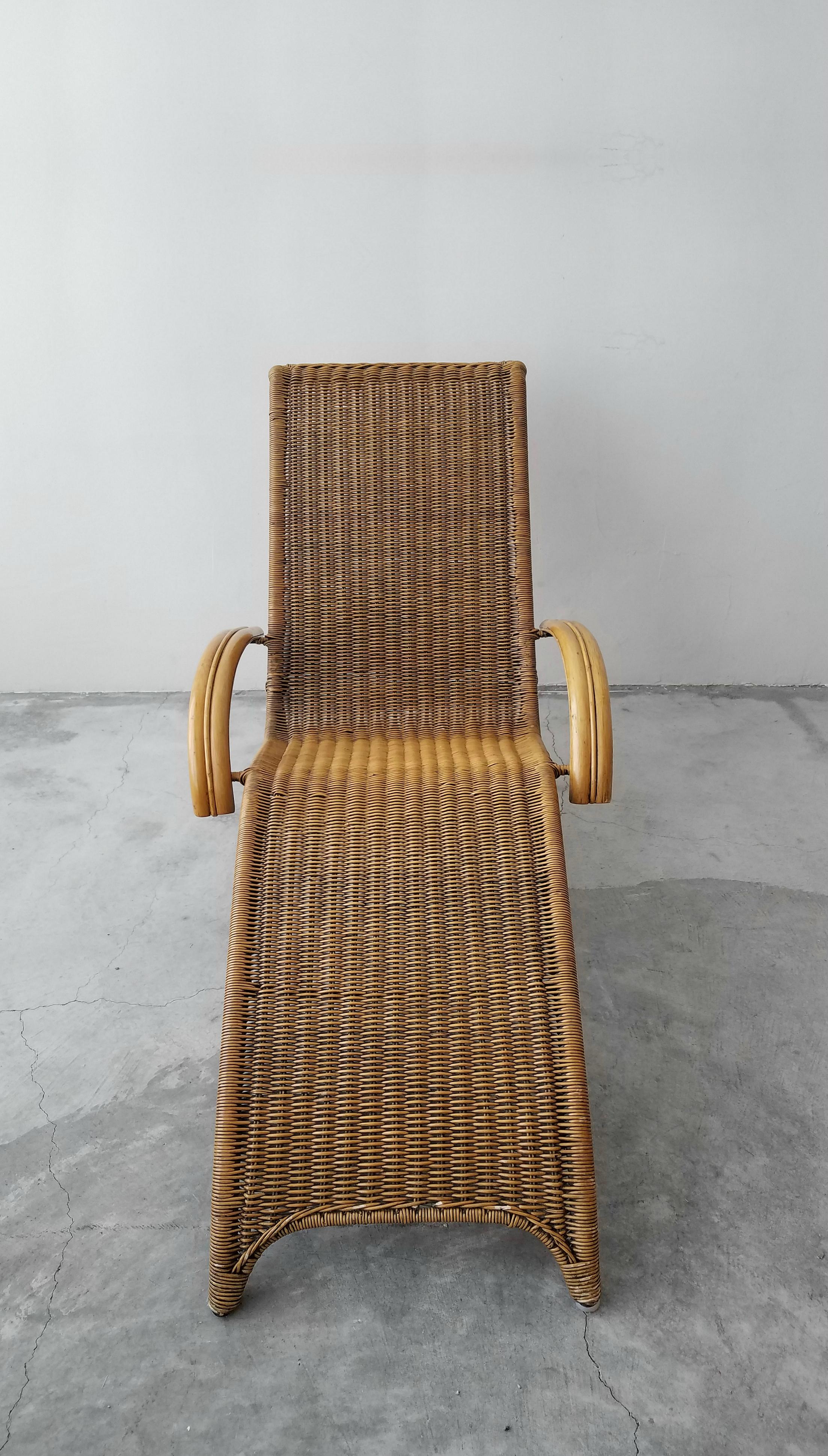 20th Century Midcentury Sculptural Italian Modern Cane and Bamboo Chaise Lounge Chair
