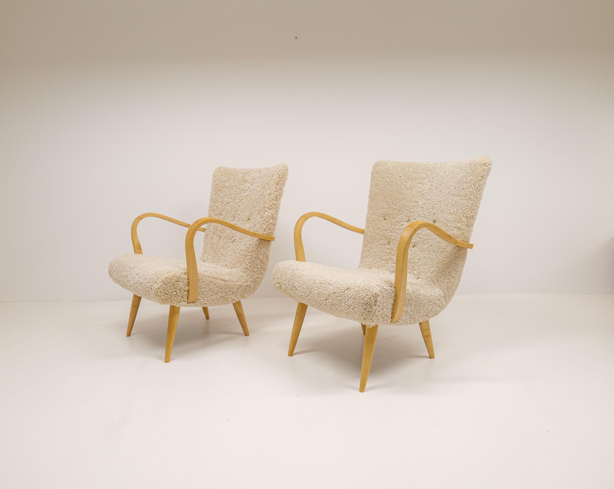 Midcentury Sculptural Lounge Chairs in Sheepskin Shearling Sweden 1950s In Good Condition In Hillringsberg, SE