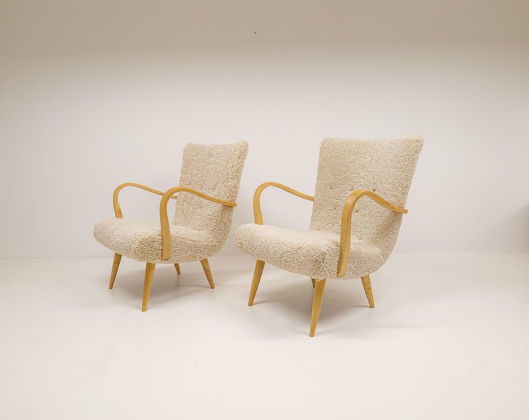 Midcentury Sculptural Lounge Chairs in Sheepskin Shearling Sweden 1950s In Good Condition For Sale In Langserud, SE
