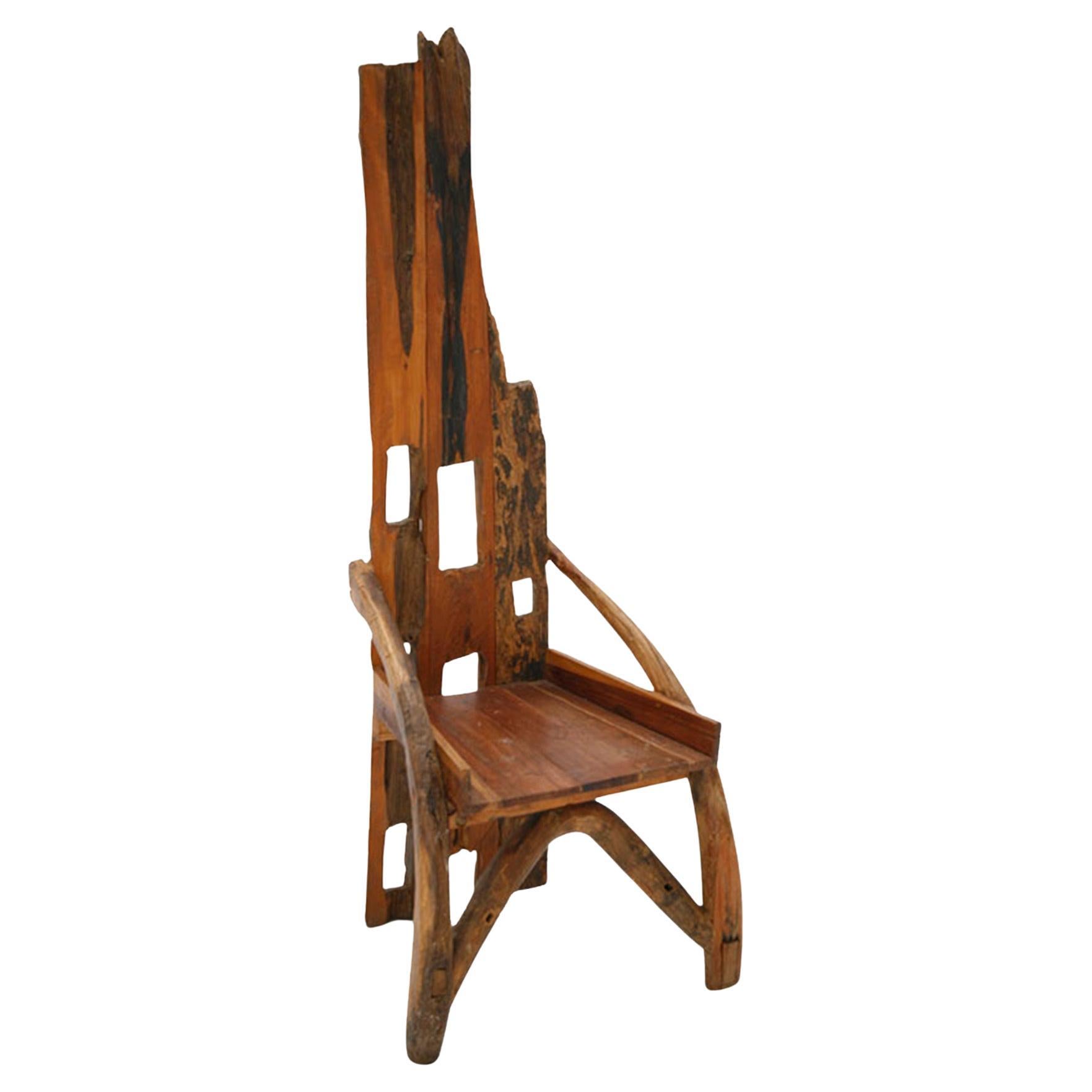 Chaise française sculpturale du milieu du siècle en bois d
olivier et en noyer, années 1940
