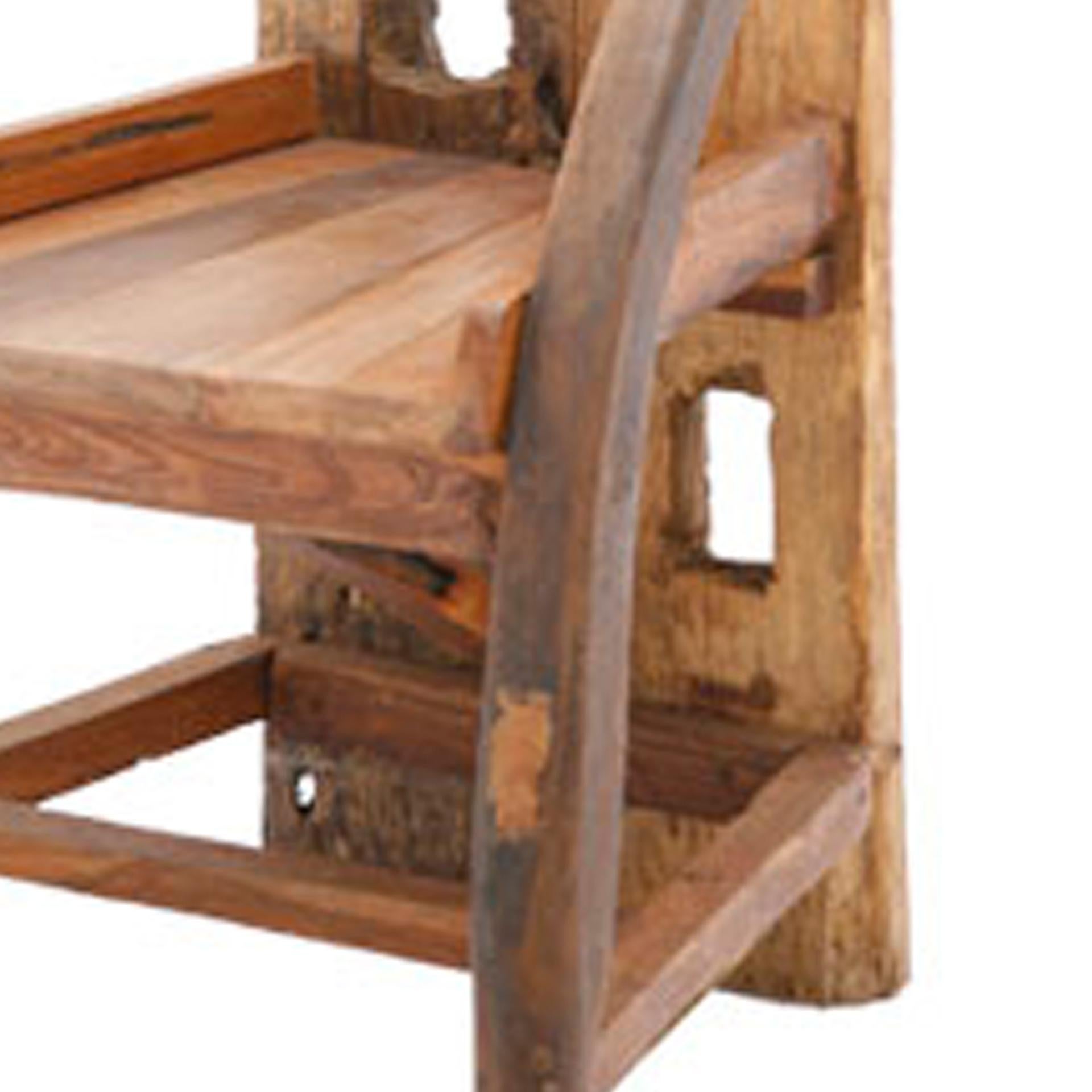 Chaise française sculpturale du milieu du siècle en bois d'olivier et noyer Bon état - En vente à Madrid, ES