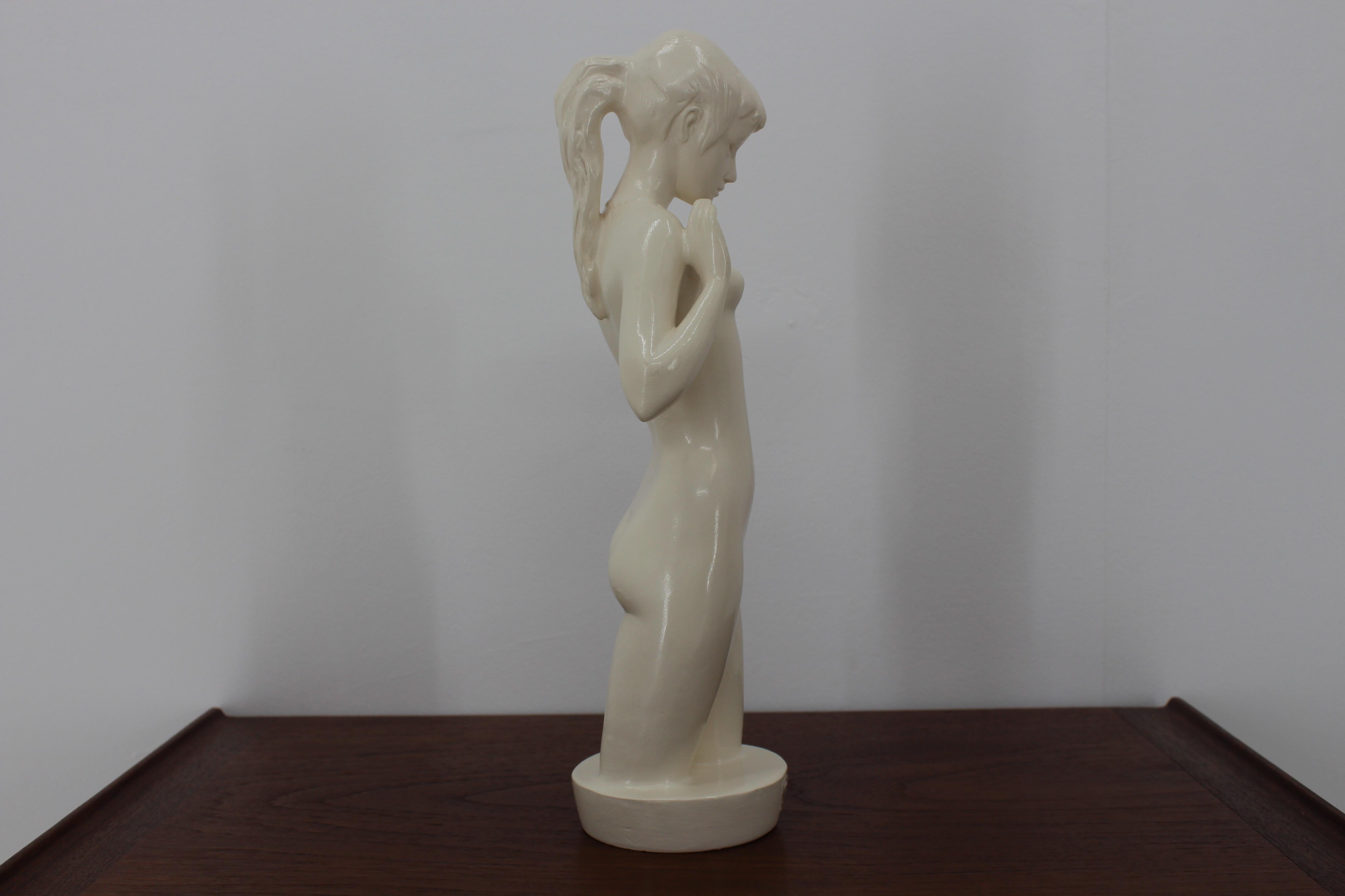 Mid-Century Modern Sculpture du milieu du siècle Femme nue, Jihokera, années 1940 en vente