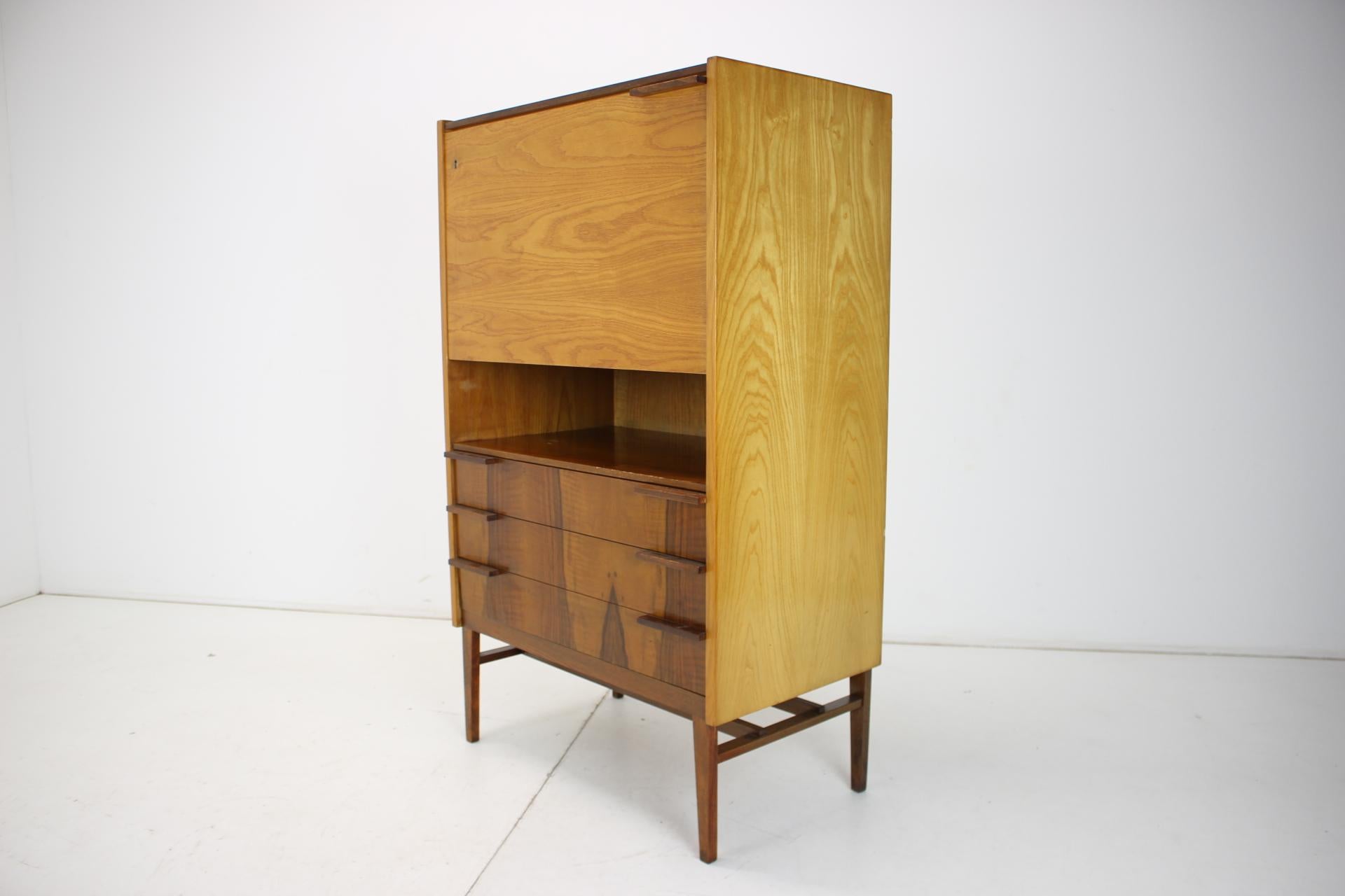 Mid-Century moderno Secretaire o mobile di metà secolo di František Mezulánik per UP Závody, anni '60 in vendita