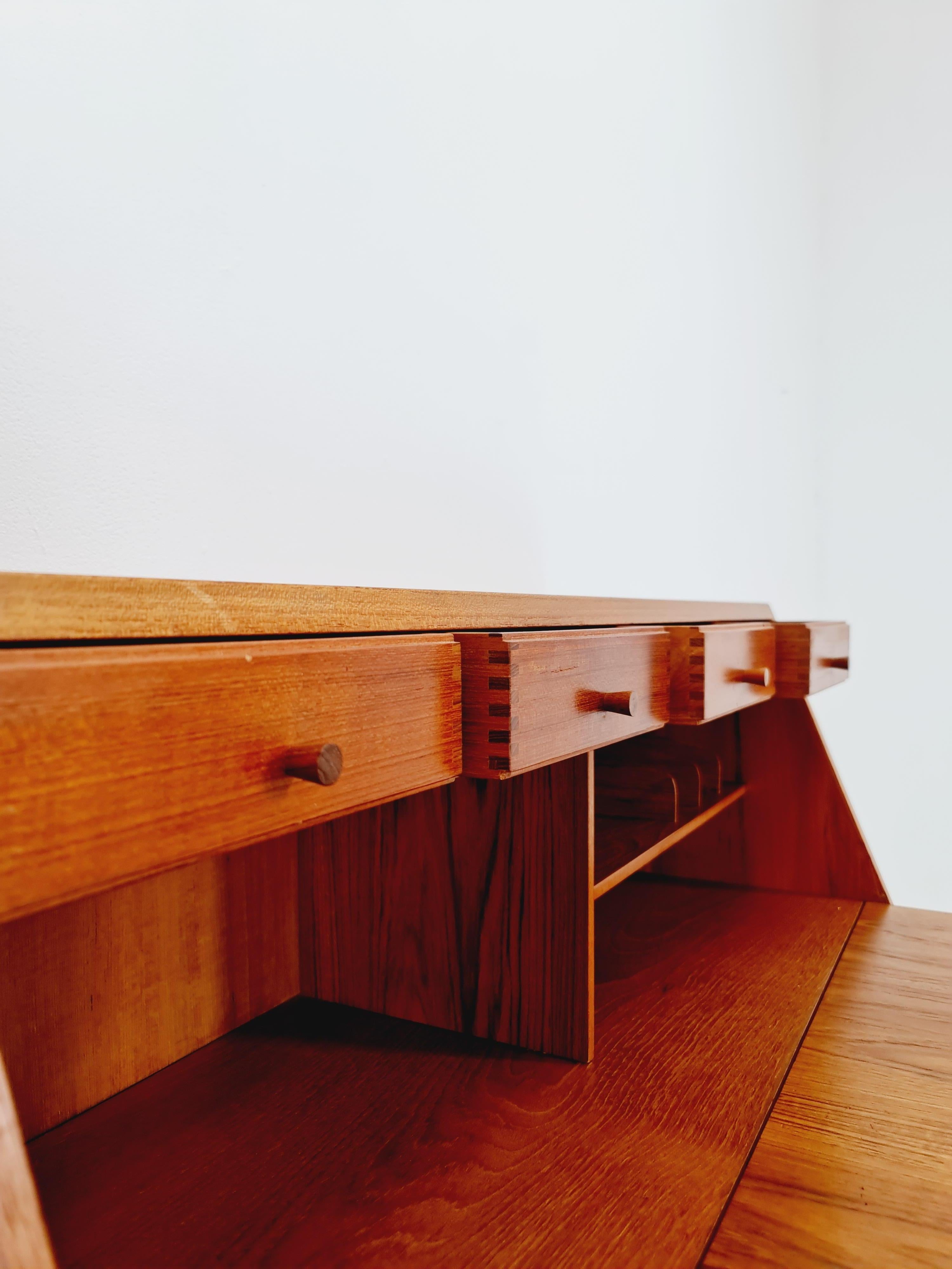 Metà XX secolo Scrivania di metà secolo in teak di Bernhard Pedersen & Son , Danimarca, anni '60 in vendita