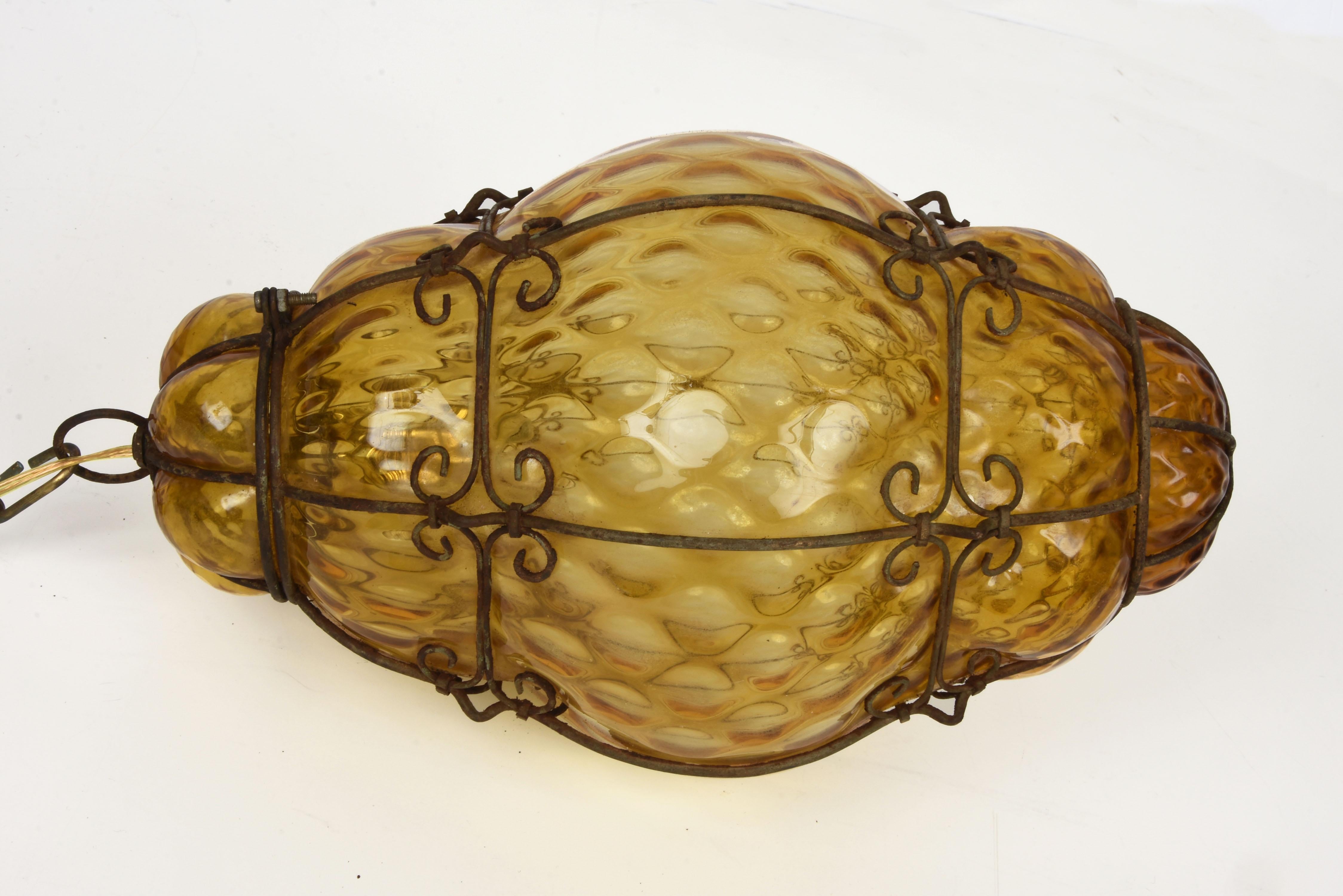 Mid-Century Modern Midcentury Seguso Handblown Murano Amber Glass Cage Italian Pendant Light, 1940s For Sale