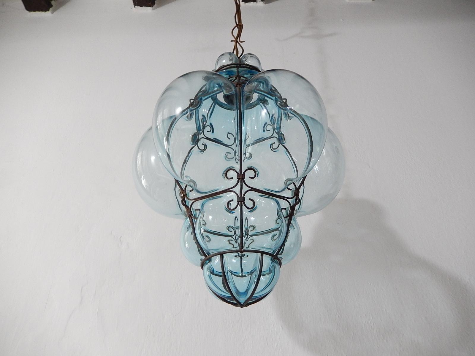 Midcentury Seguso Murano Aqua Blue Bubbles Blown Lantern Chandelier In Good Condition In Firenze, Toscana
