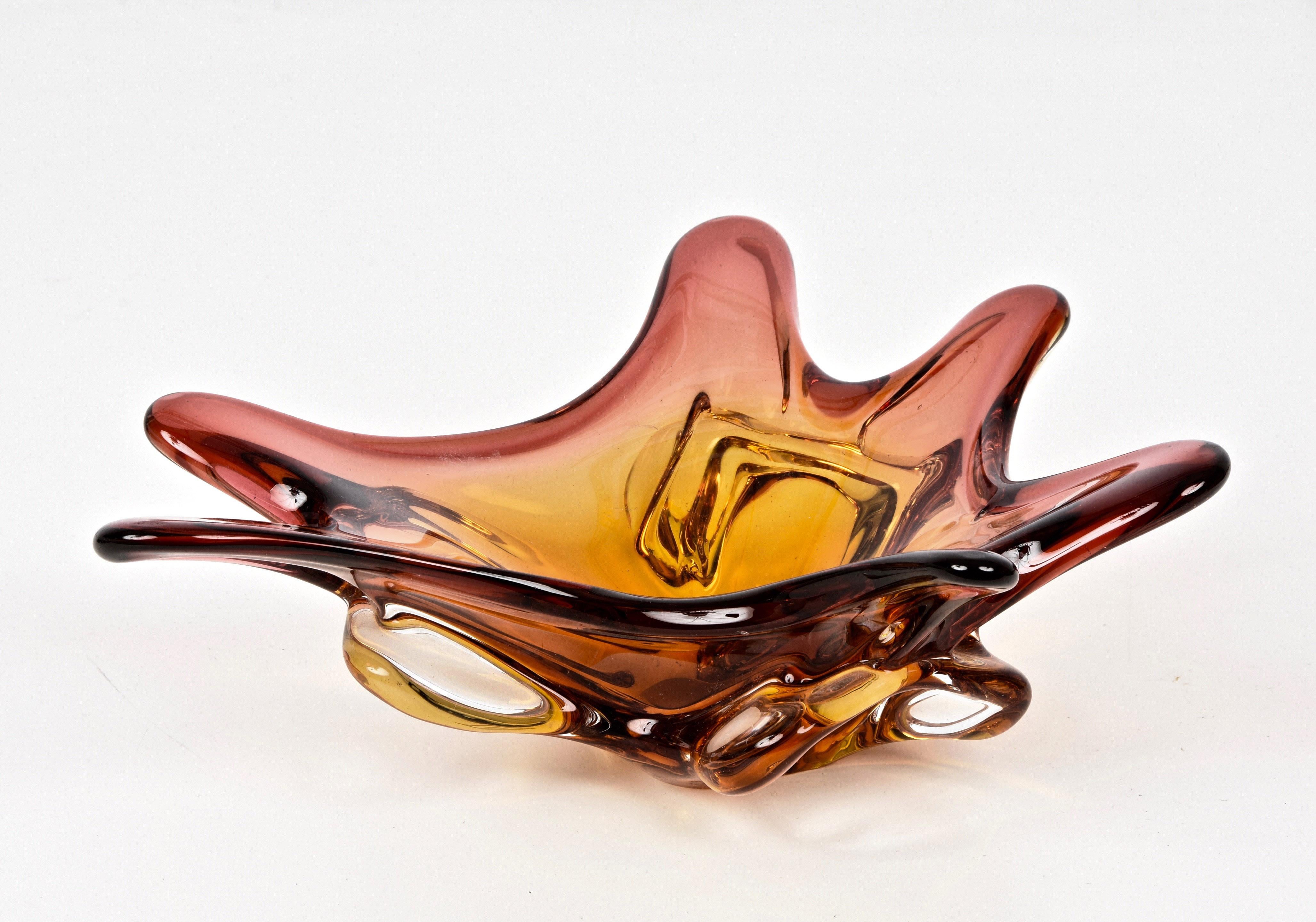 Eine unglaubliche bernsteinrote Murano-Glasschale 
