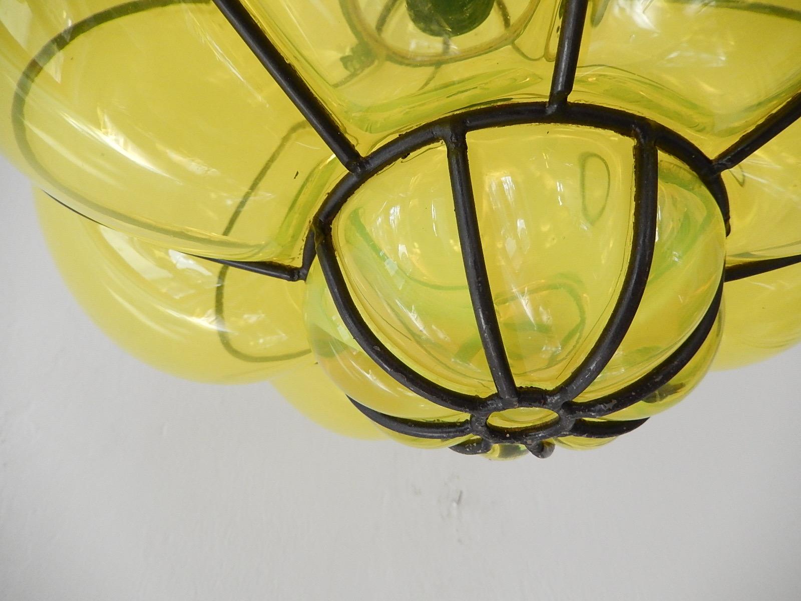 Midcentury Seguso Style Murano Neon Yellow Bubbles Blown Lantern Chandelier In Good Condition In Modena (MO), Modena (Mo)