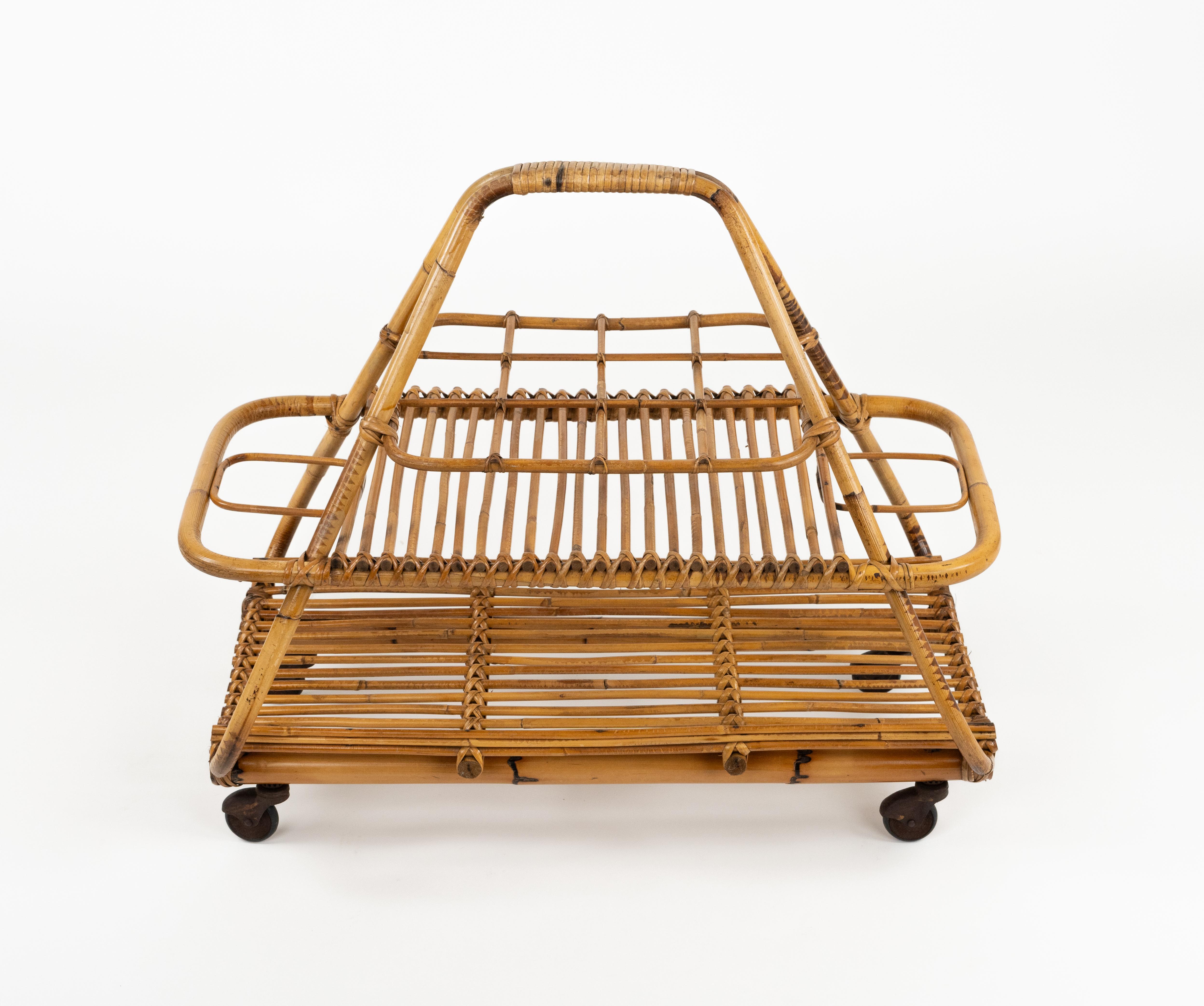 Chariot de bar de service du milieu du siècle avec porte-bouteilles en rotin et bambou, Italie, années 1960 en vente 4