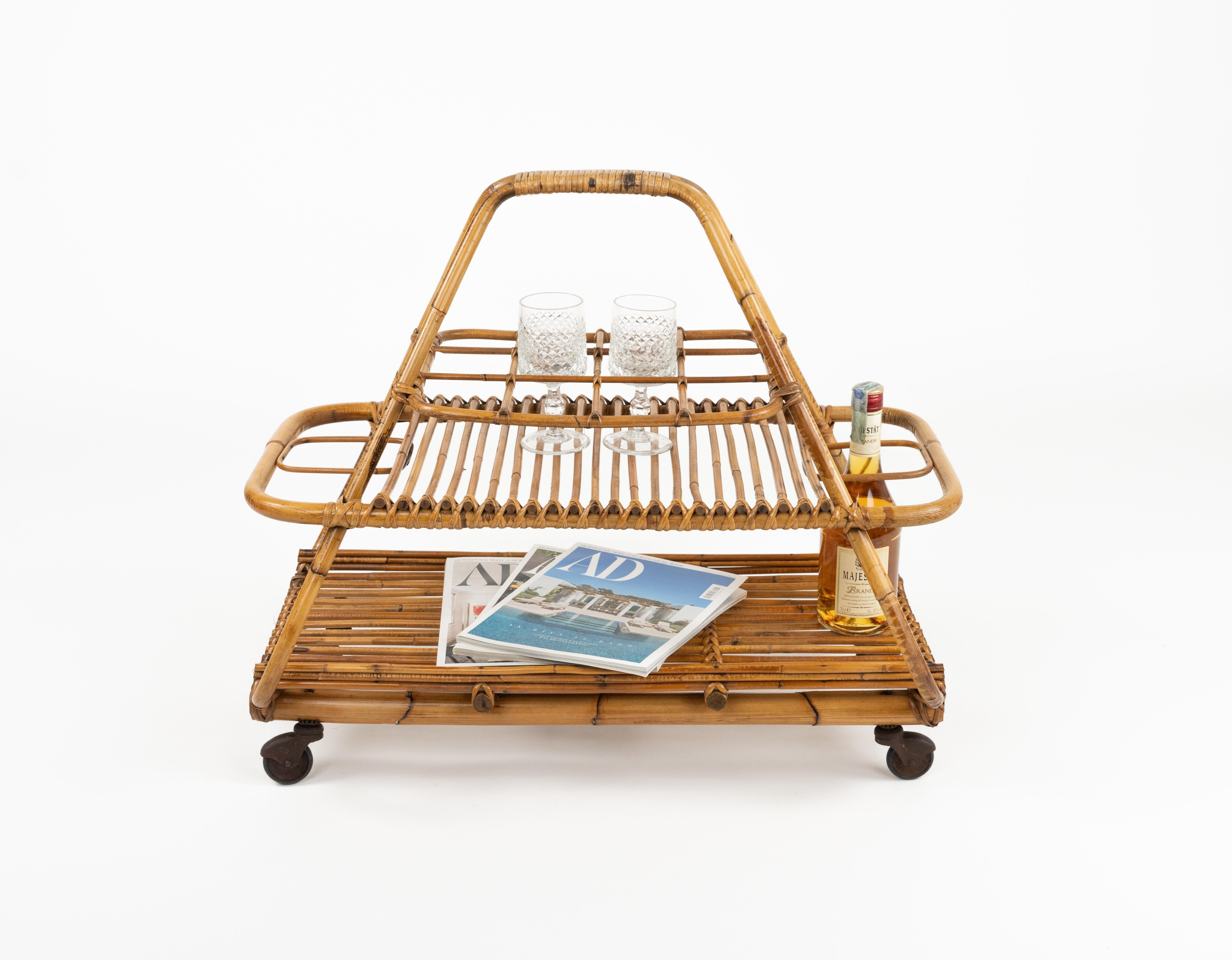 Metal Midcentury Serving Bar Cart with bottle holder in Rattan and Bamboo, Italy 1960s For Sale