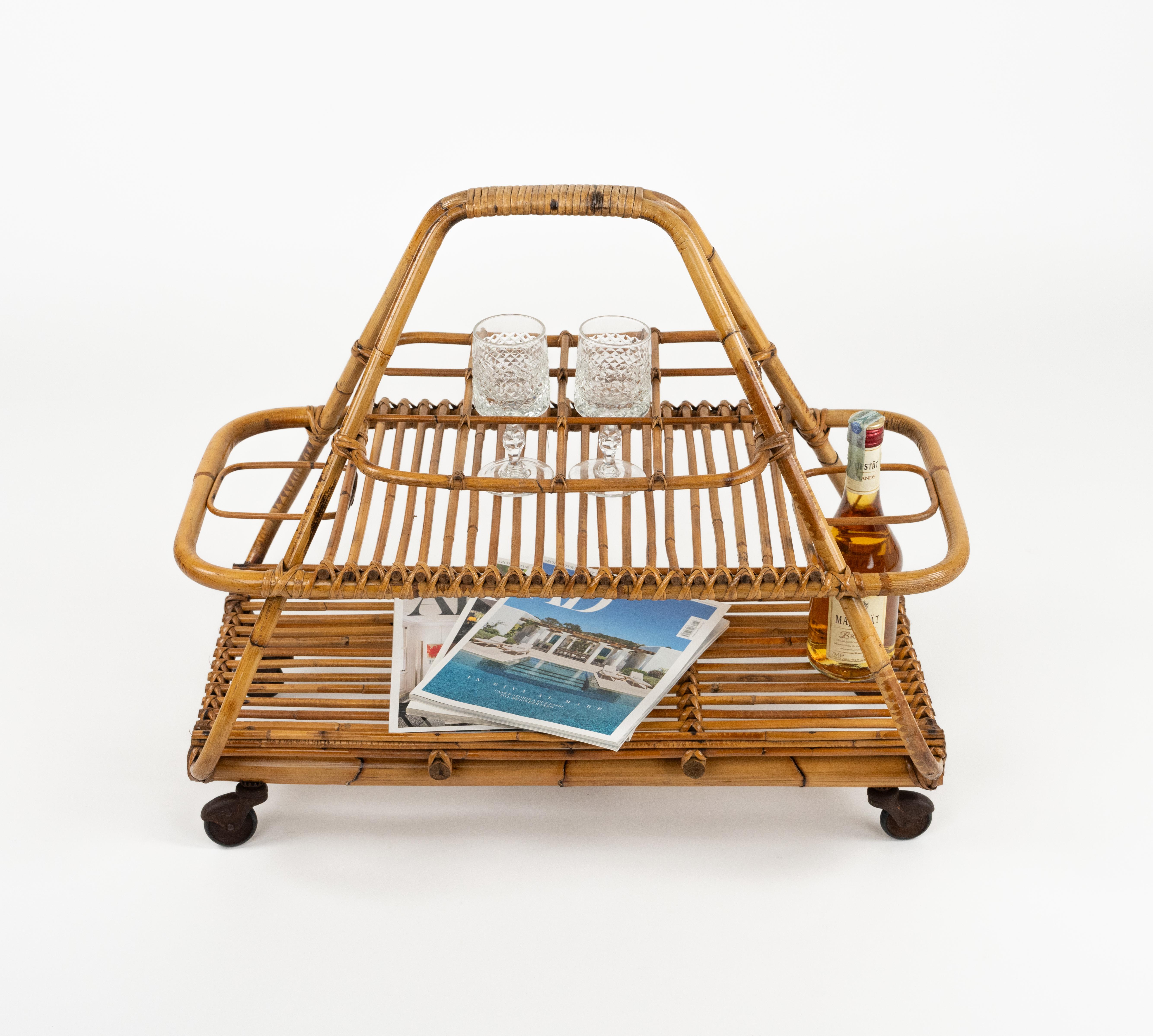Midcentury Serving Bar Cart with bottle holder in Rattan and Bamboo, Italy 1960s For Sale 1