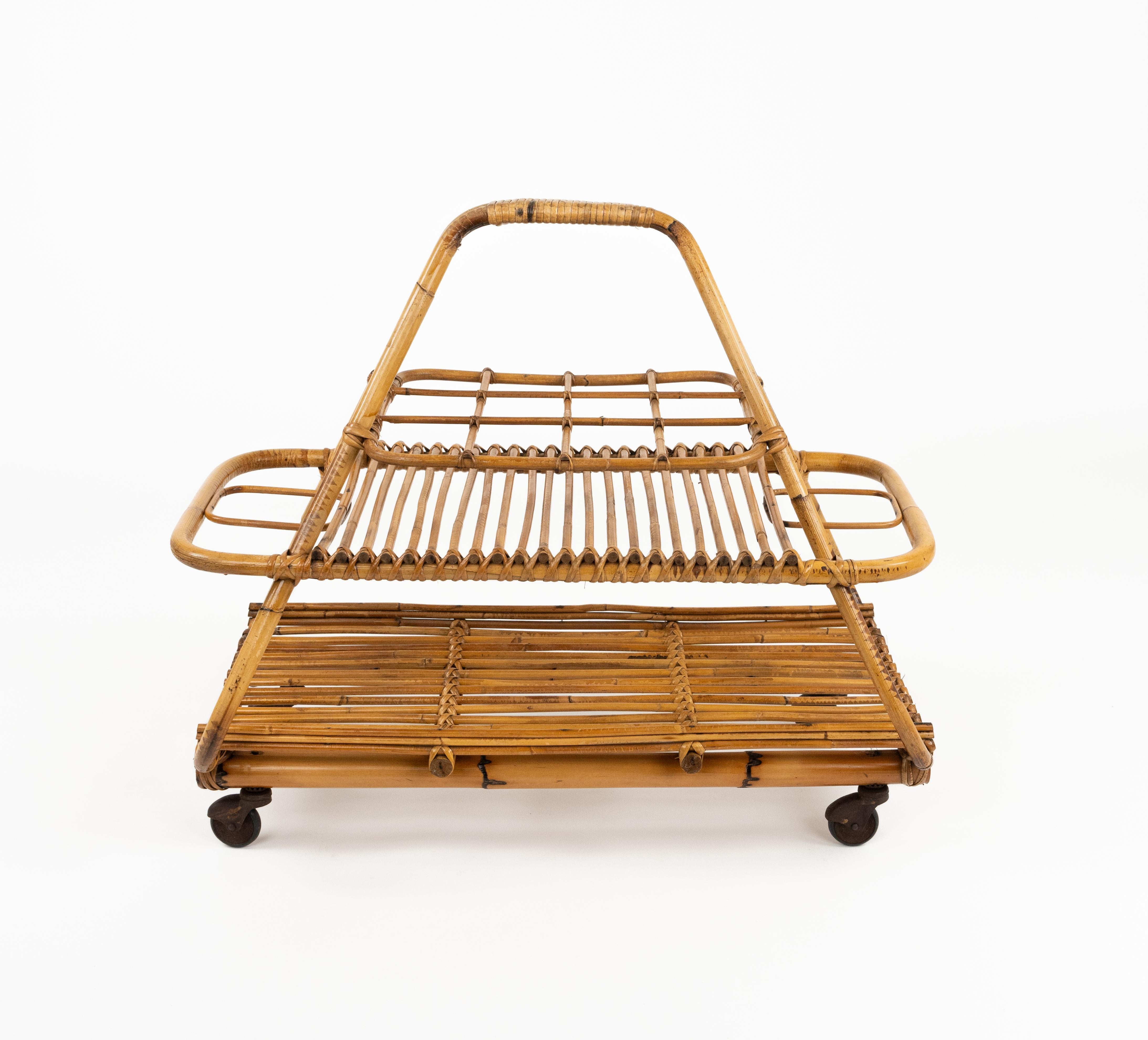 Chariot de bar de service du milieu du siècle avec porte-bouteilles en rotin et bambou, Italie, années 1960 en vente 2