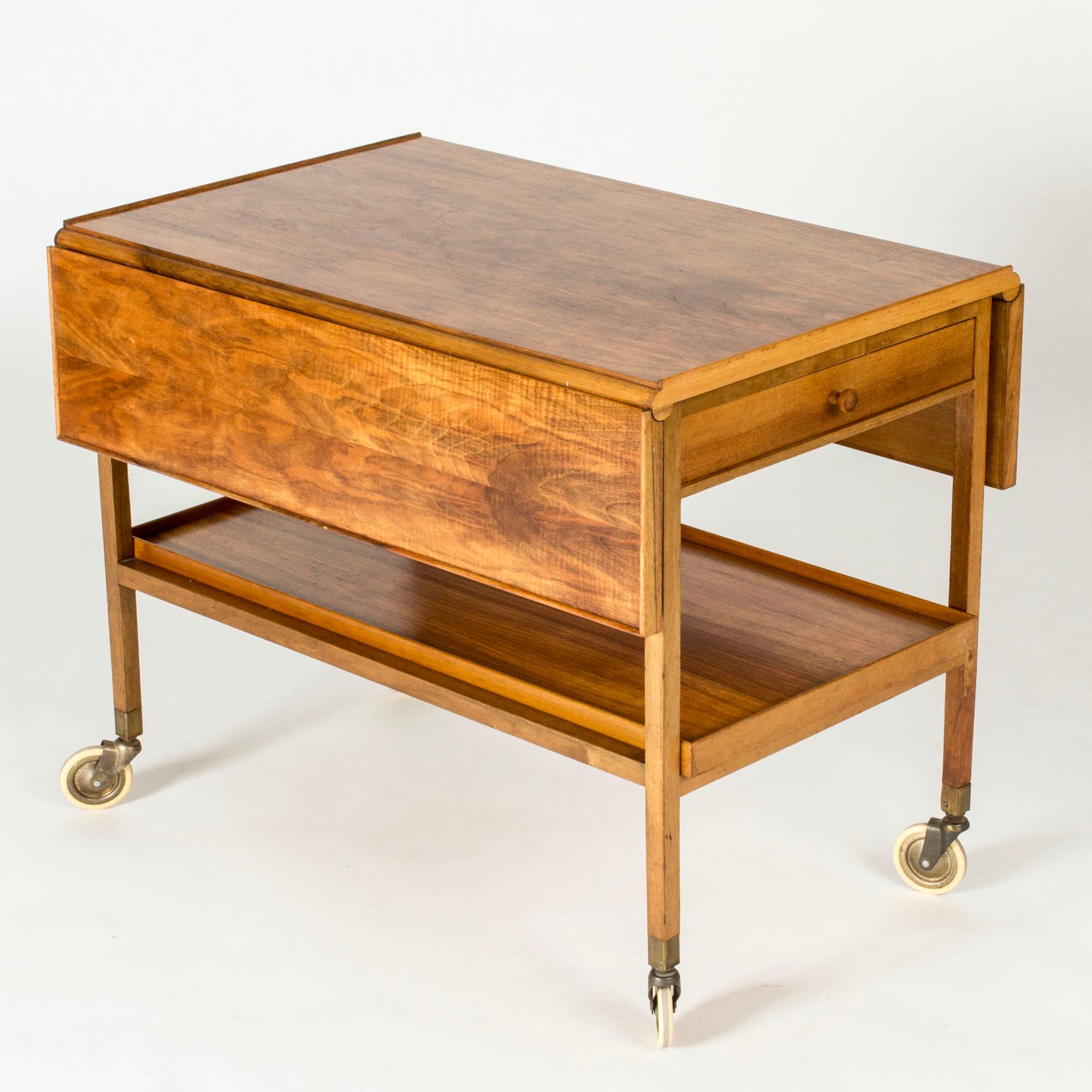 Svedese Carrello da portata del Medioevo di Josef Frank, Svenskt Tenn, Svezia, anni '50 in vendita