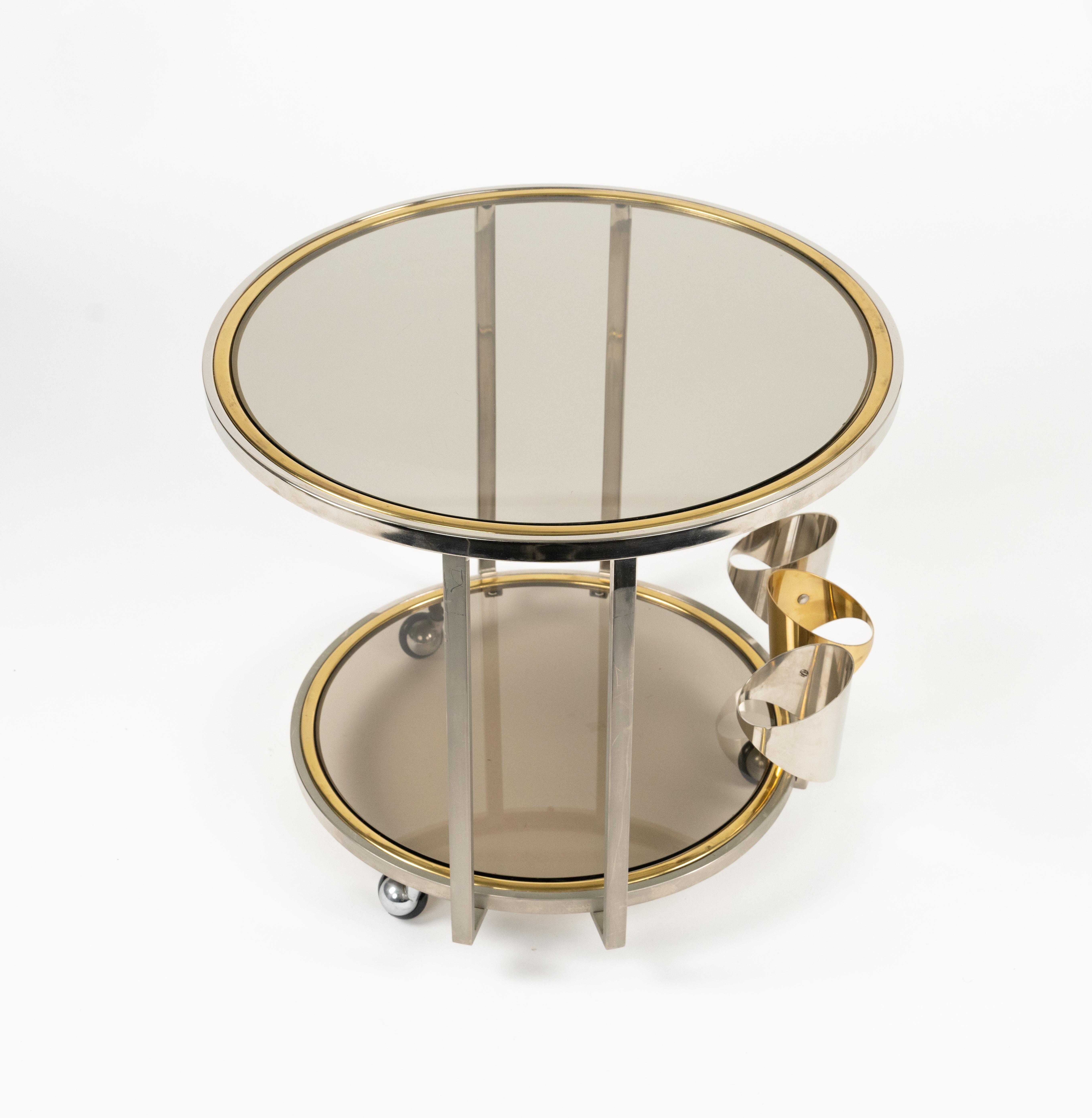 Fin du 20e siècle Chariot de service du milieu du siècle dernier en laiton, chrome et verre de style Romeo Rega, Italie 1970 en vente