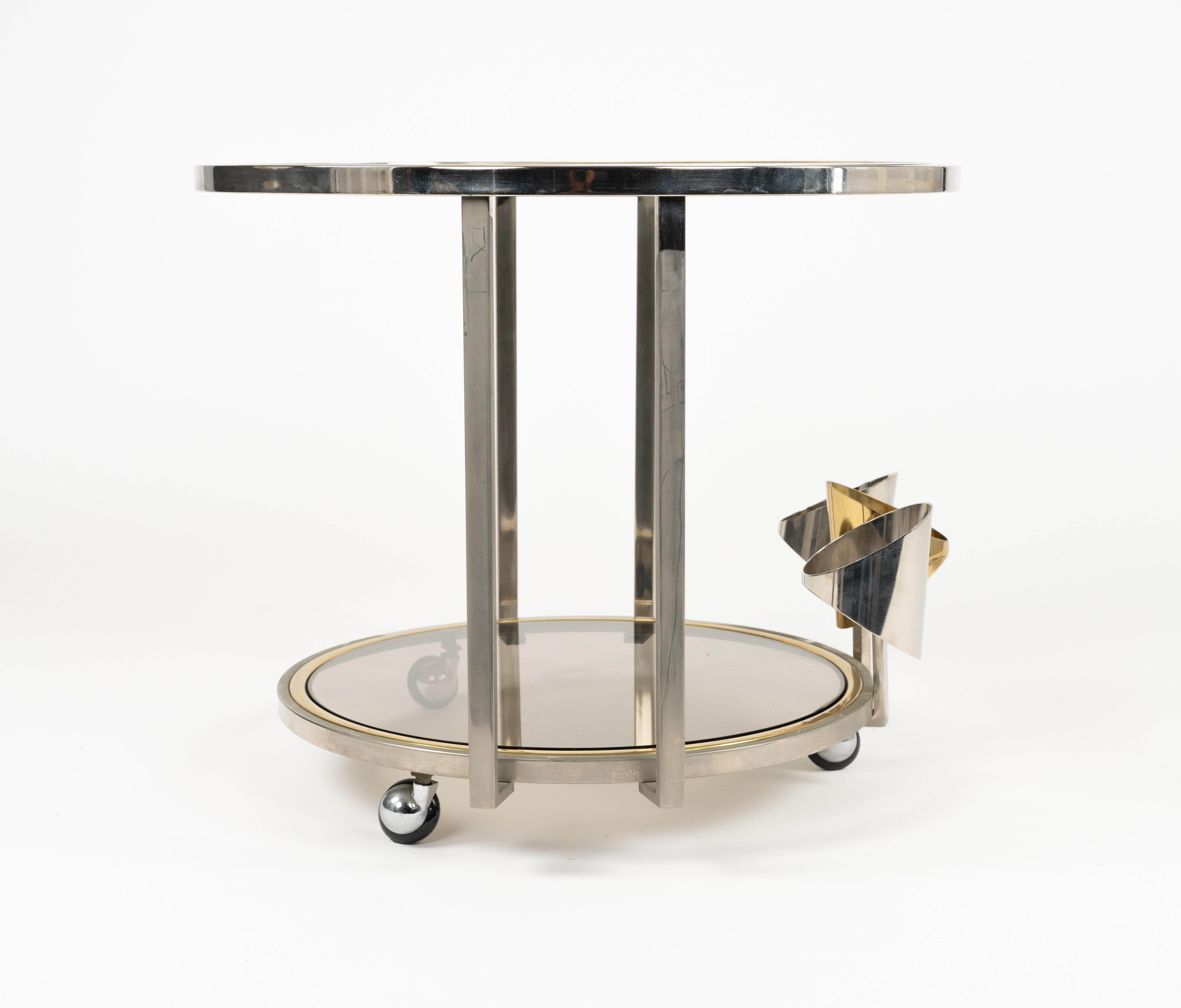 Métal Chariot de service du milieu du siècle dernier en laiton, chrome et verre de style Romeo Rega, Italie 1970 en vente