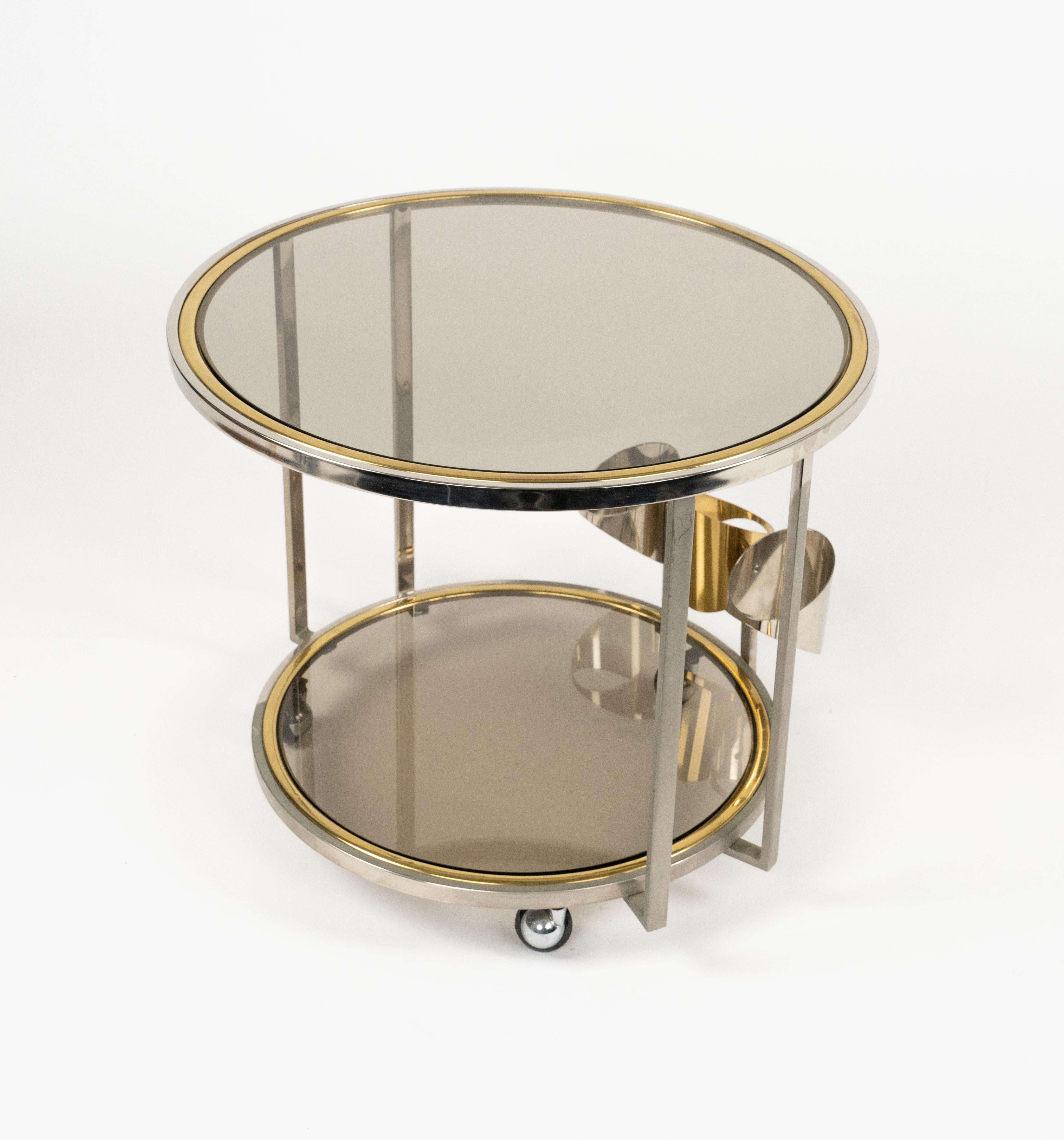 Chariot de service du milieu du siècle dernier en laiton, chrome et verre de style Romeo Rega, Italie 1970 en vente 2