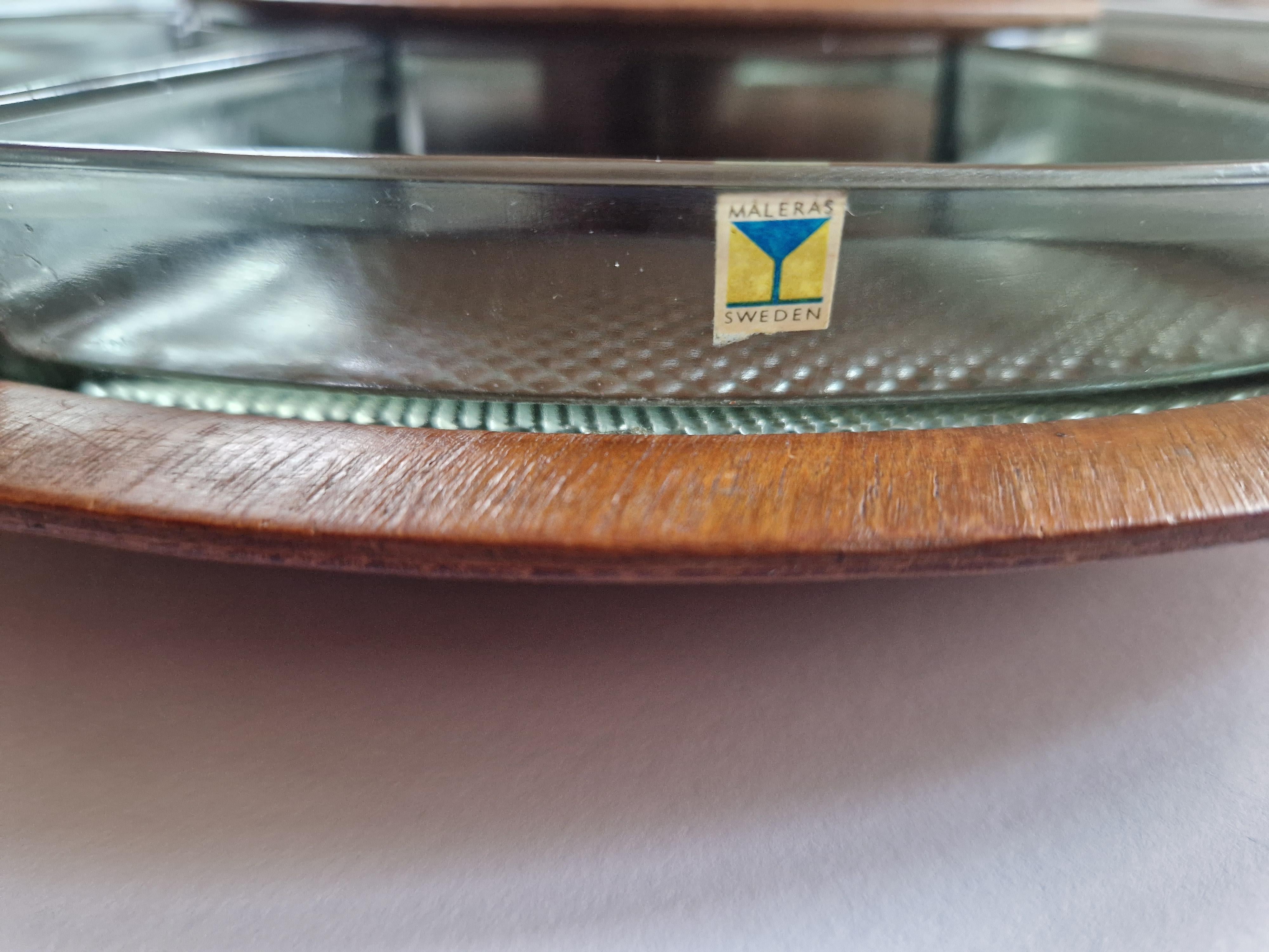 Fin du 20e siècle Assiette de service en teck et verre du milieu du siècle dernier, Suède, 1970 en vente