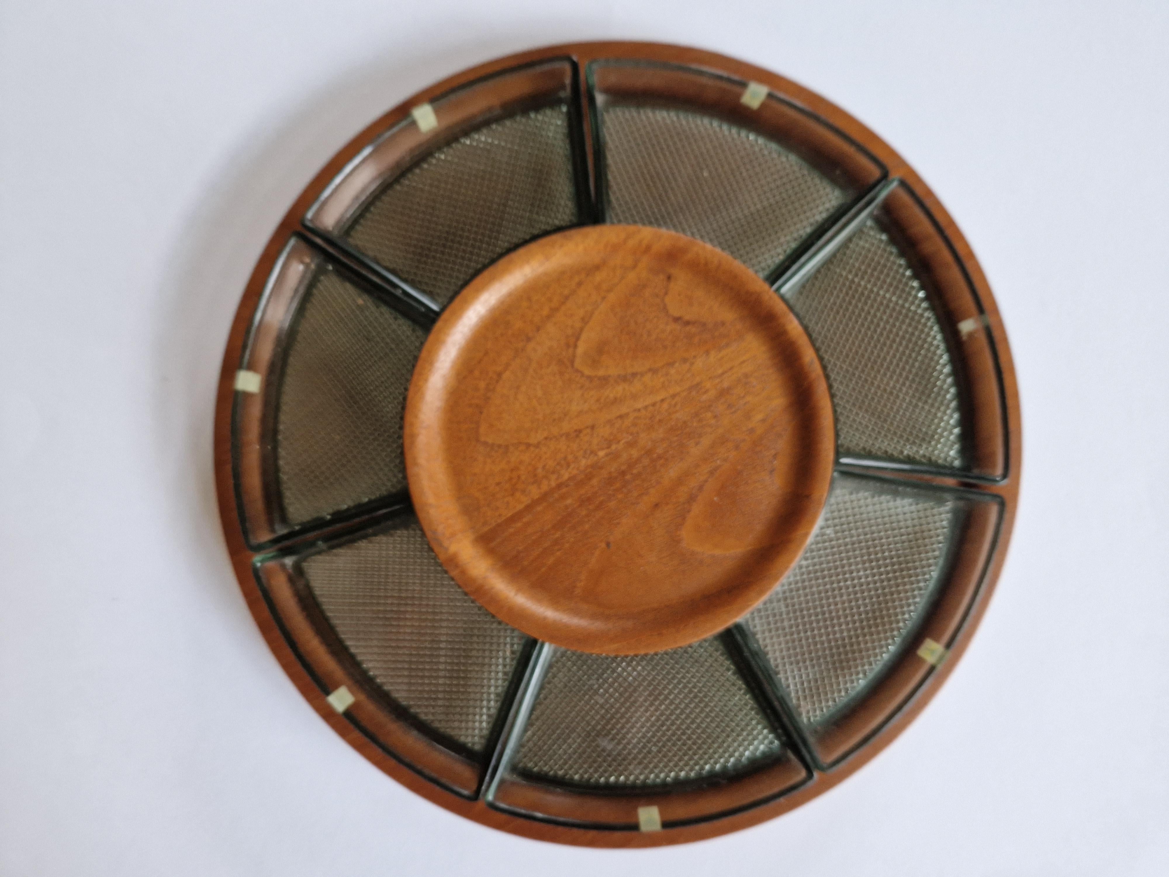 Assiette de service en teck et verre du milieu du siècle dernier, Suède, 1970 en vente 1