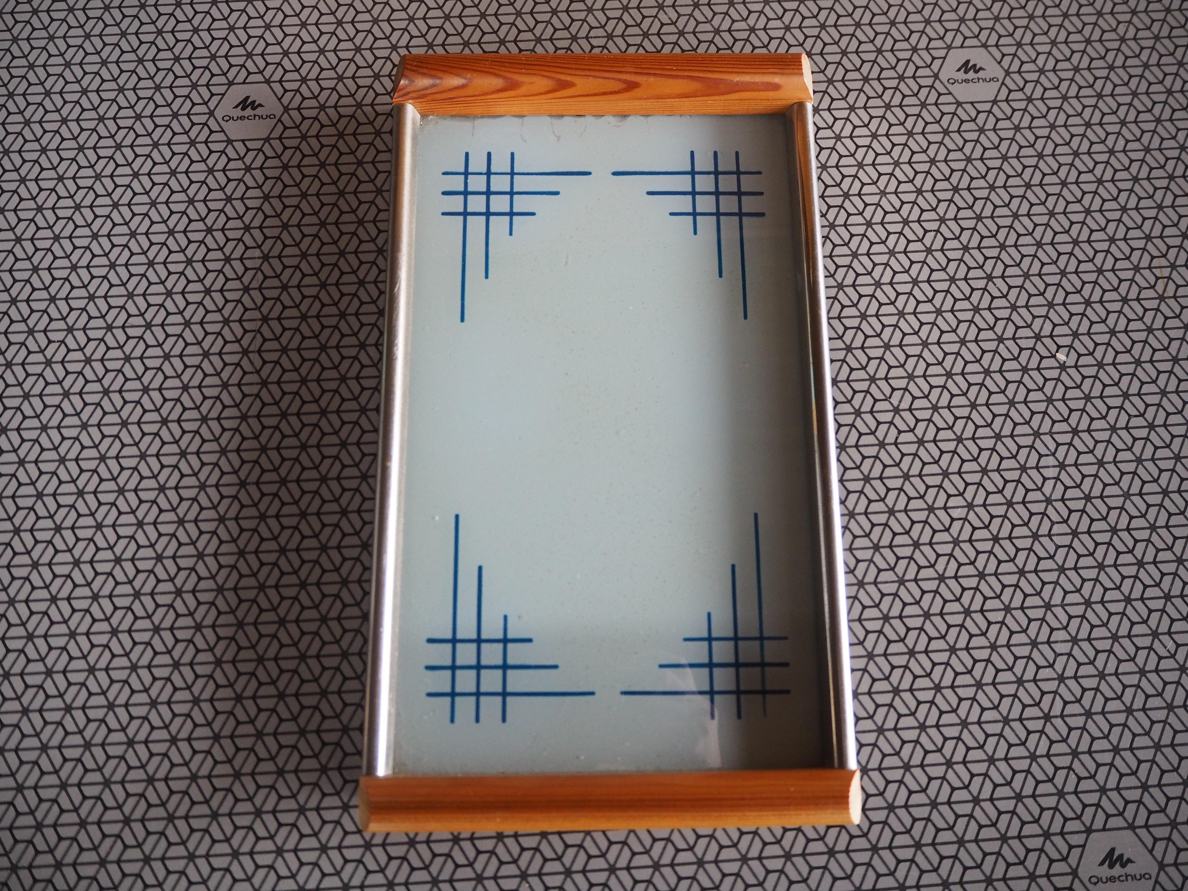 Buen estado original
De madera, cristal y cromo

