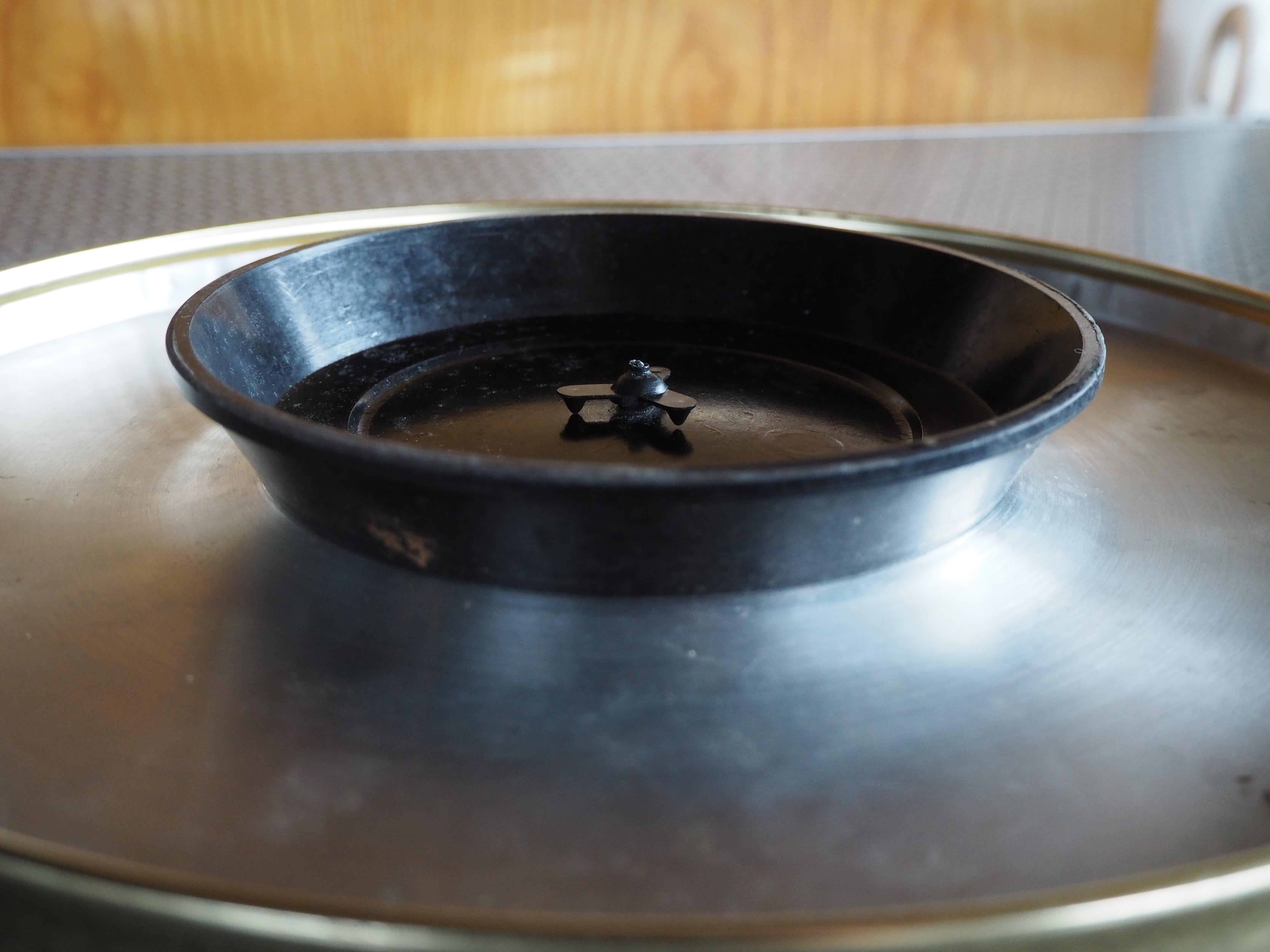 Serviertablett aus der Jahrhundertmitte, Europa, 1950er Jahre im Angebot 1