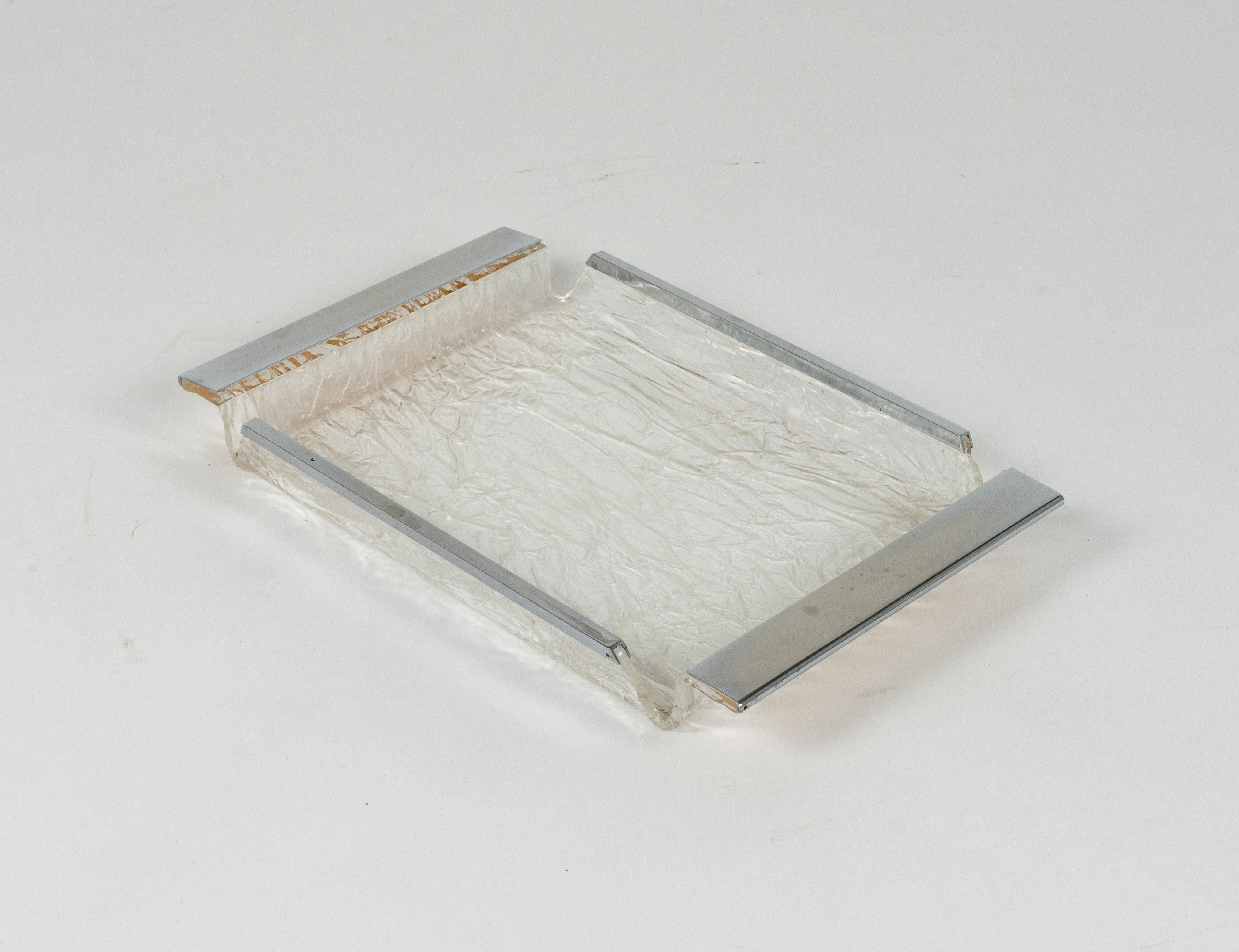Serviertablett aus der Mitte des Jahrhunderts aus Lucit und Chrom Willy Rizzo Style, Italien 1970er (Ende des 20. Jahrhunderts) im Angebot