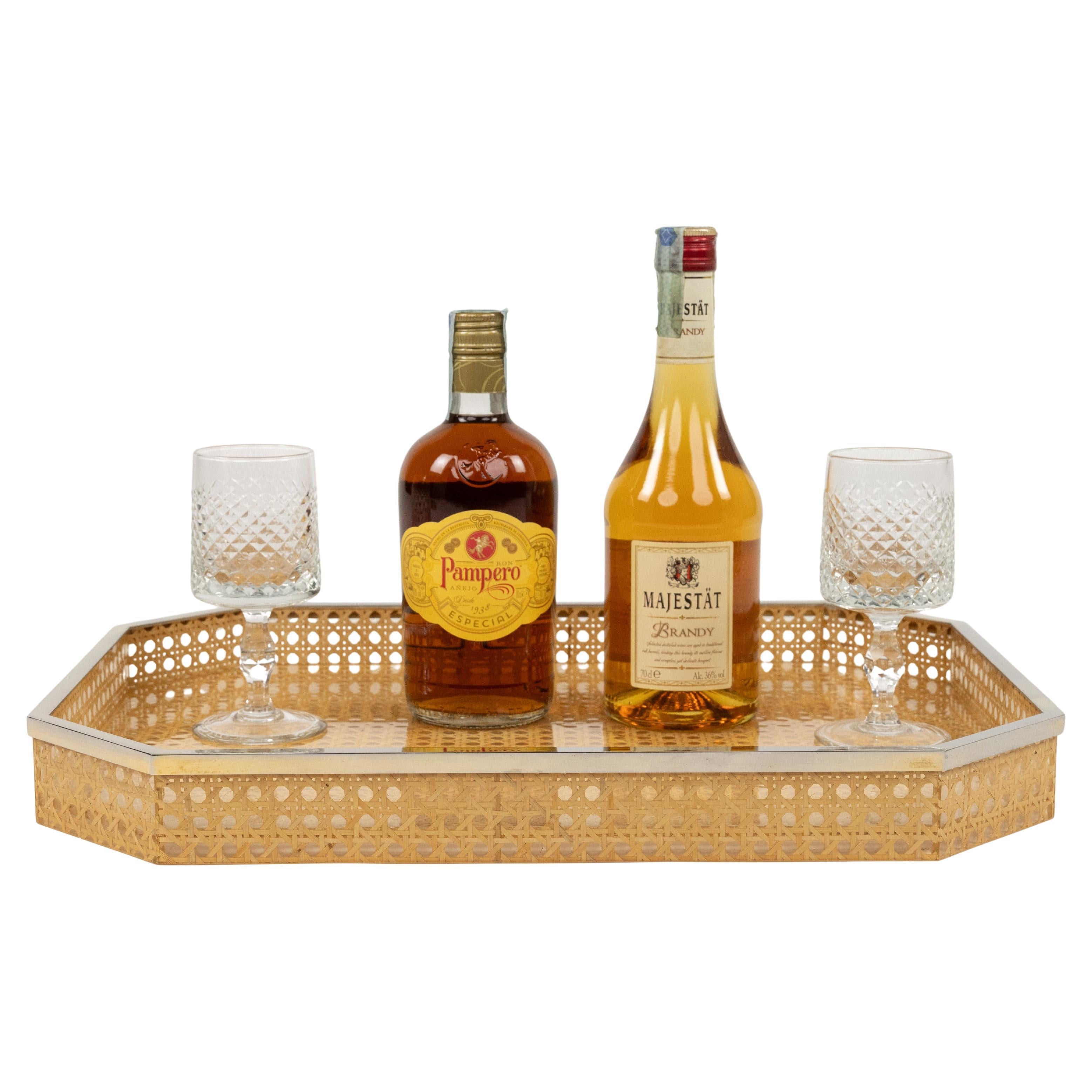 Midcentury Serviertablett Lucite Wicker & Chrom Christian Dior Stil, Italien 1970er im Angebot 7