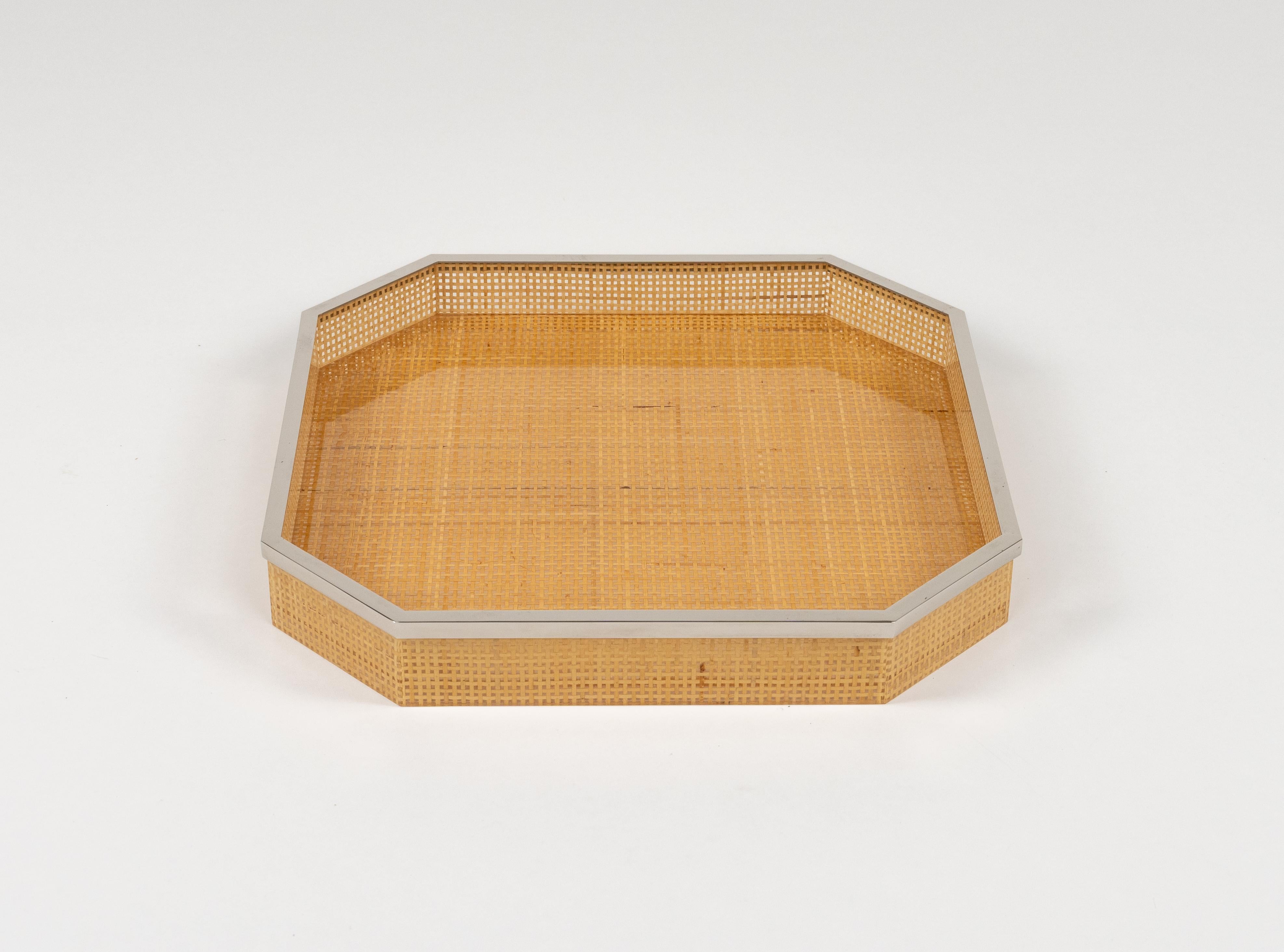 Midcentury amazing octagonal serving tray or centerpiece in lucite, wicker and chrome in the style of Christian Dior Home.  

Made in Italy in the 1970s.

Great accessory for any modern interior.