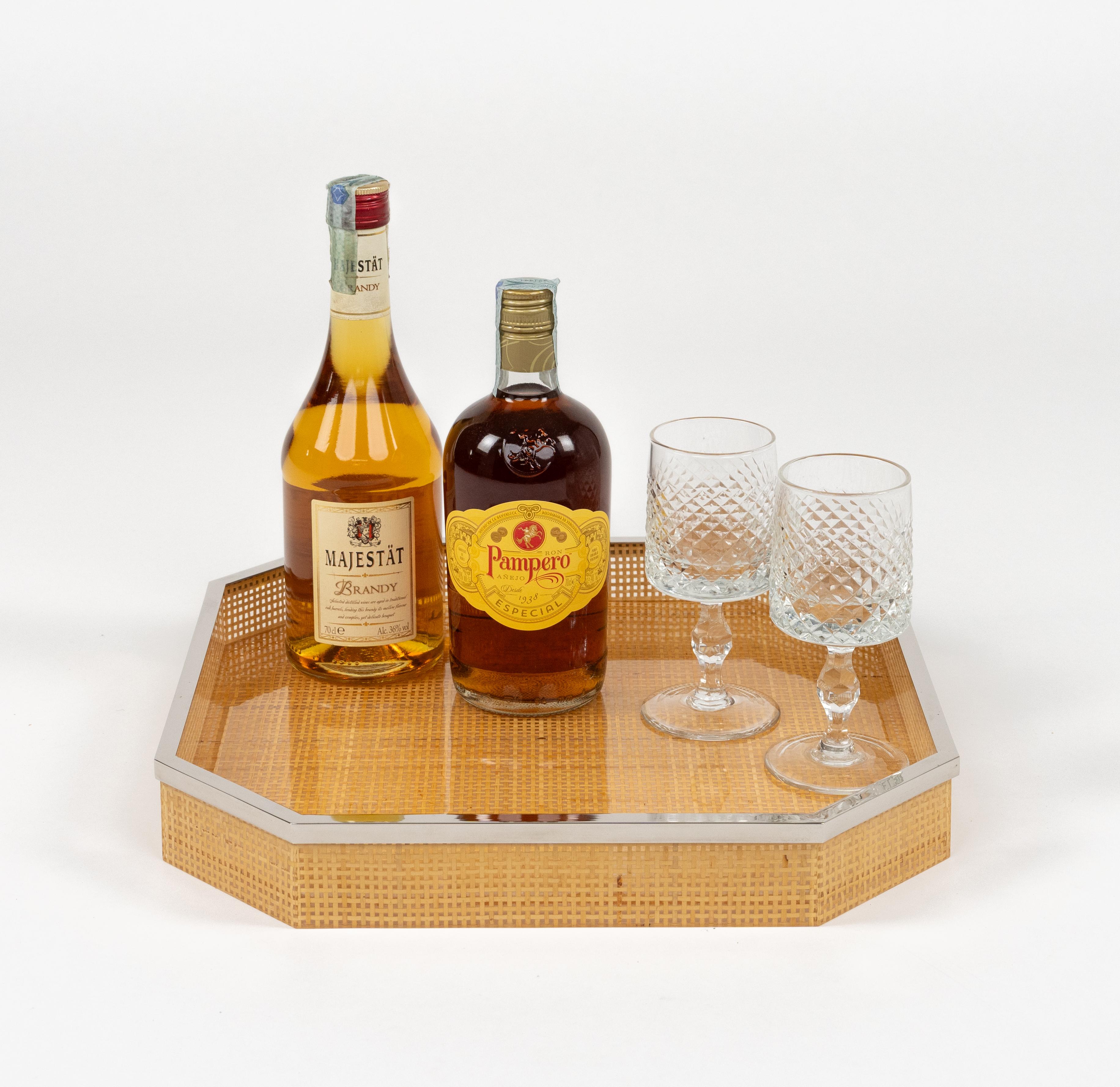 Midcentury Serving Tray Lucite Wicker & Chrome Christian Dior Style, Italy 1970s In Good Condition For Sale In Rome, IT