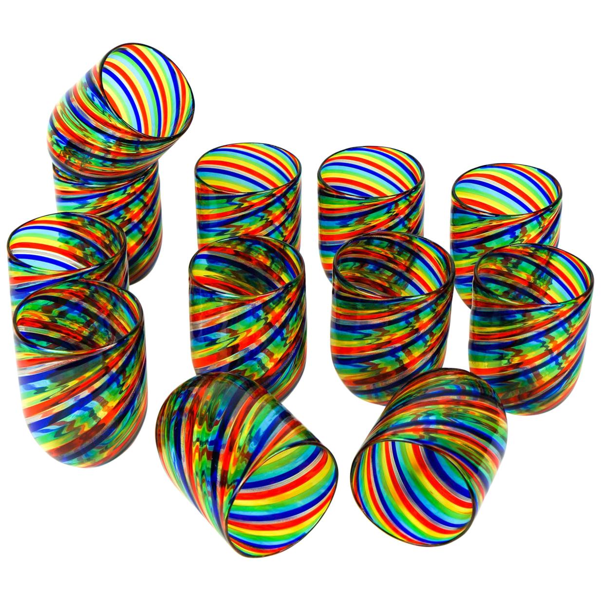 Ensemble de 12 gobelets colorés de Murano « Goti De Fornasa » du milieu du siècle dernier en vente