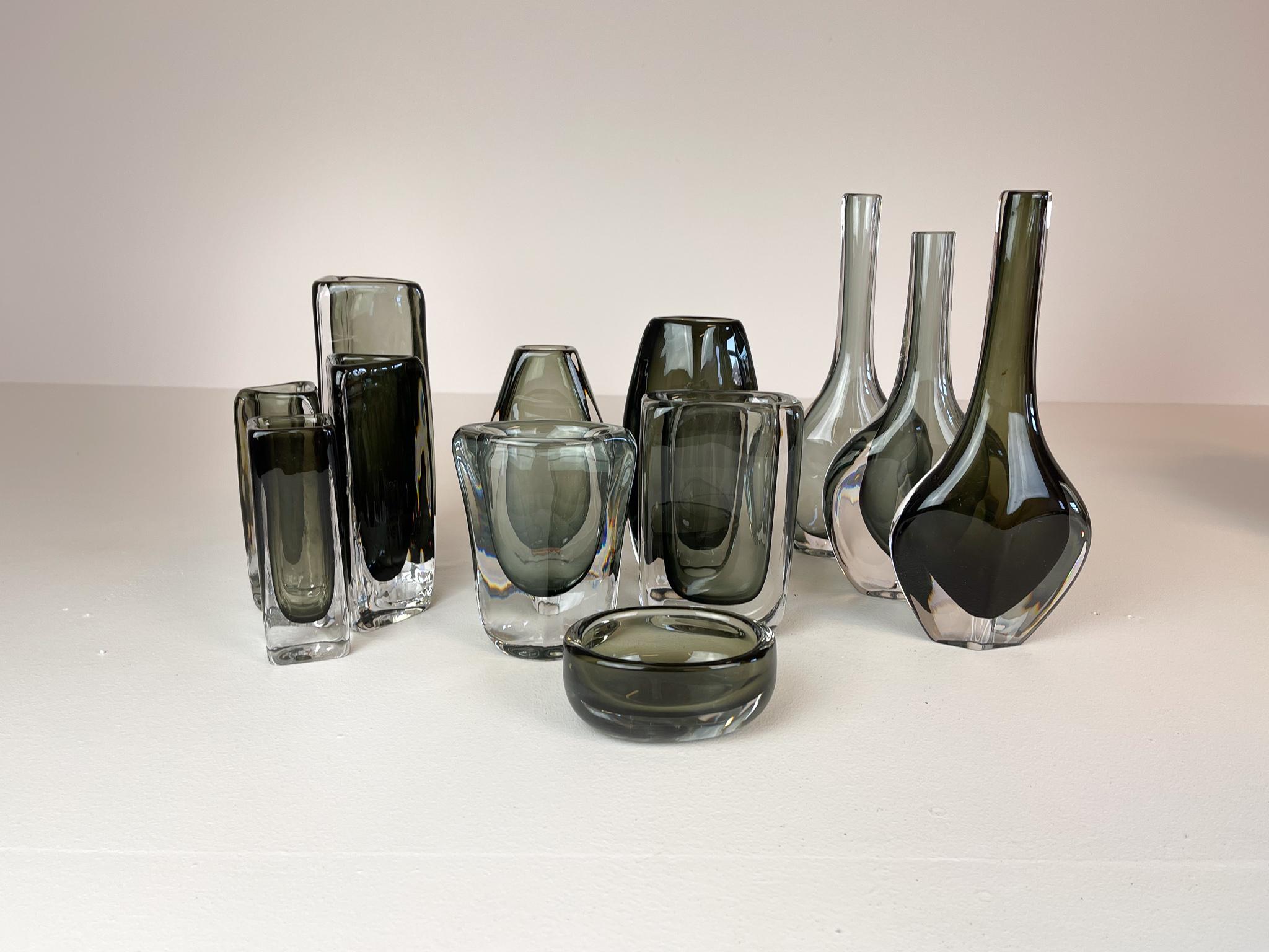 Midcentury Set of 12 Pieces Art Glass Nils Landberg Orrefors, Sweden In Good Condition In Hillringsberg, SE
