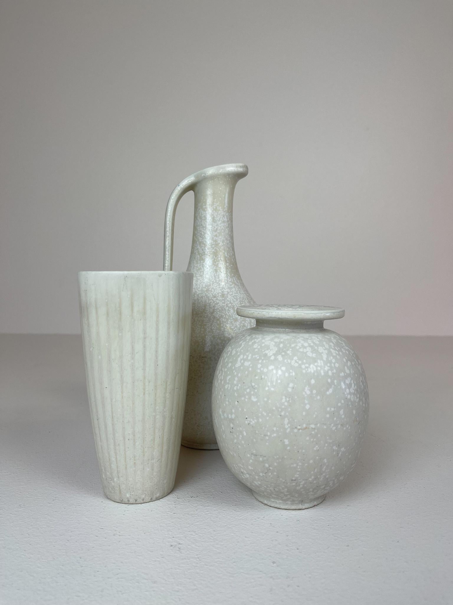 Swedish Midcentury Set of 3 Ceramic Pieces Rörstrand Gunnar Nylund, Sweden, 1950s
