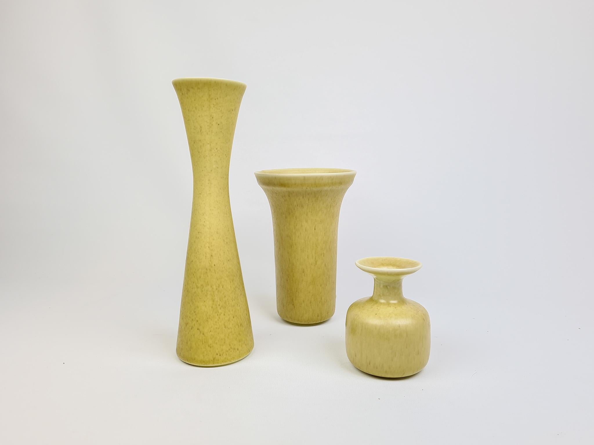 Three wonderful vases from Rörstrand and maker or Designer Gunnar Nylund. Made in Sweden in the midcentury. Beautiful glazed vases in good condition.

Measures: Height 26 cm, 17 cm and 10 cm.