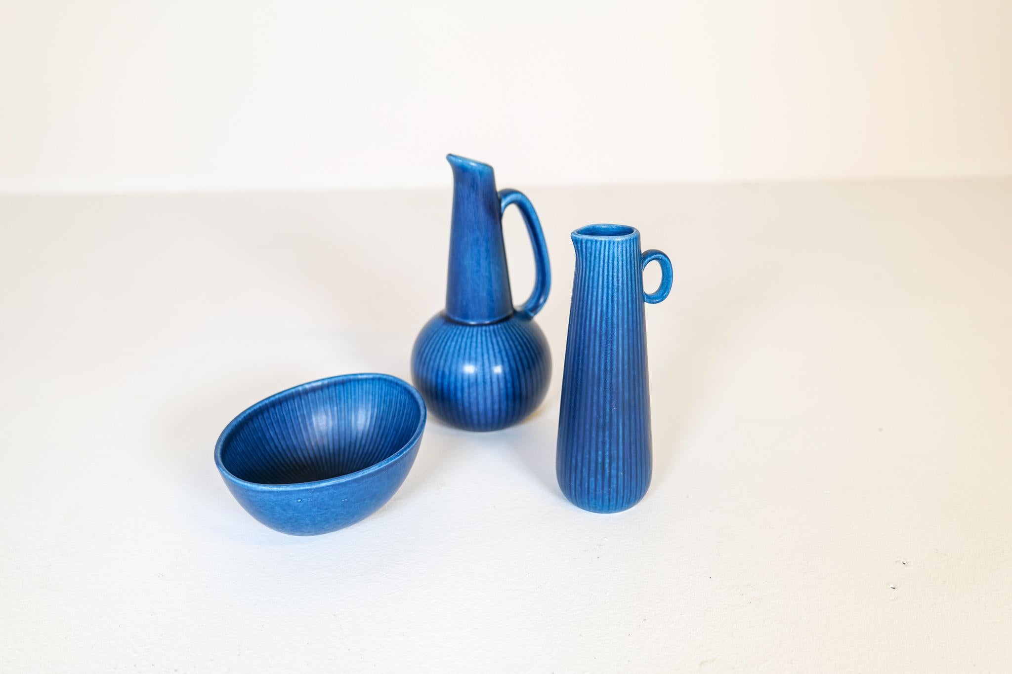 Midcentury Modern Set of 3 Rörstrand Ritzi Vases and Bowl Gunnar Nylund In Good Condition For Sale In Hillringsberg, SE