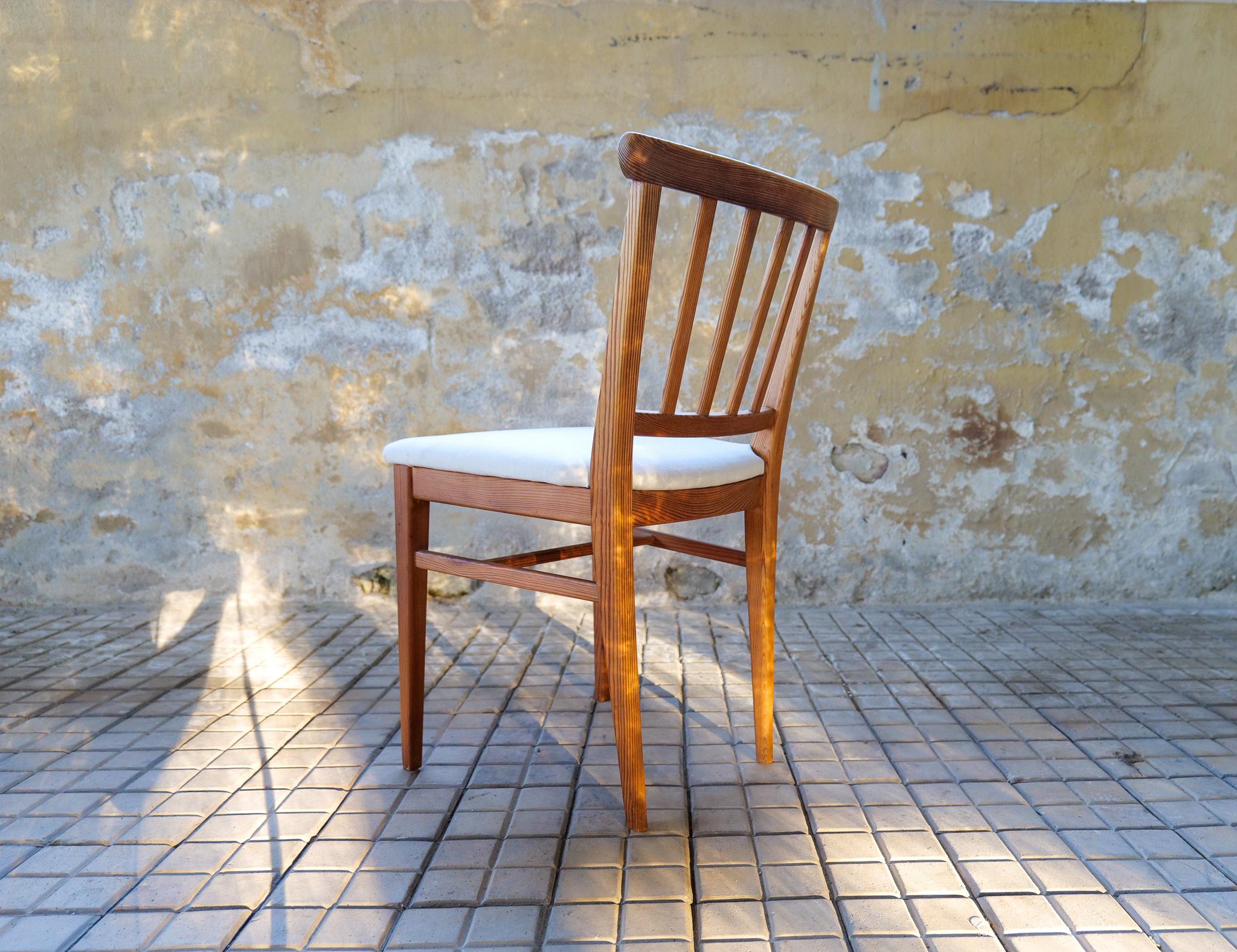 Midcentury Set of 4 Carl Malmsten Chairs Dining in Pine, Sweden, 1940s For Sale 3