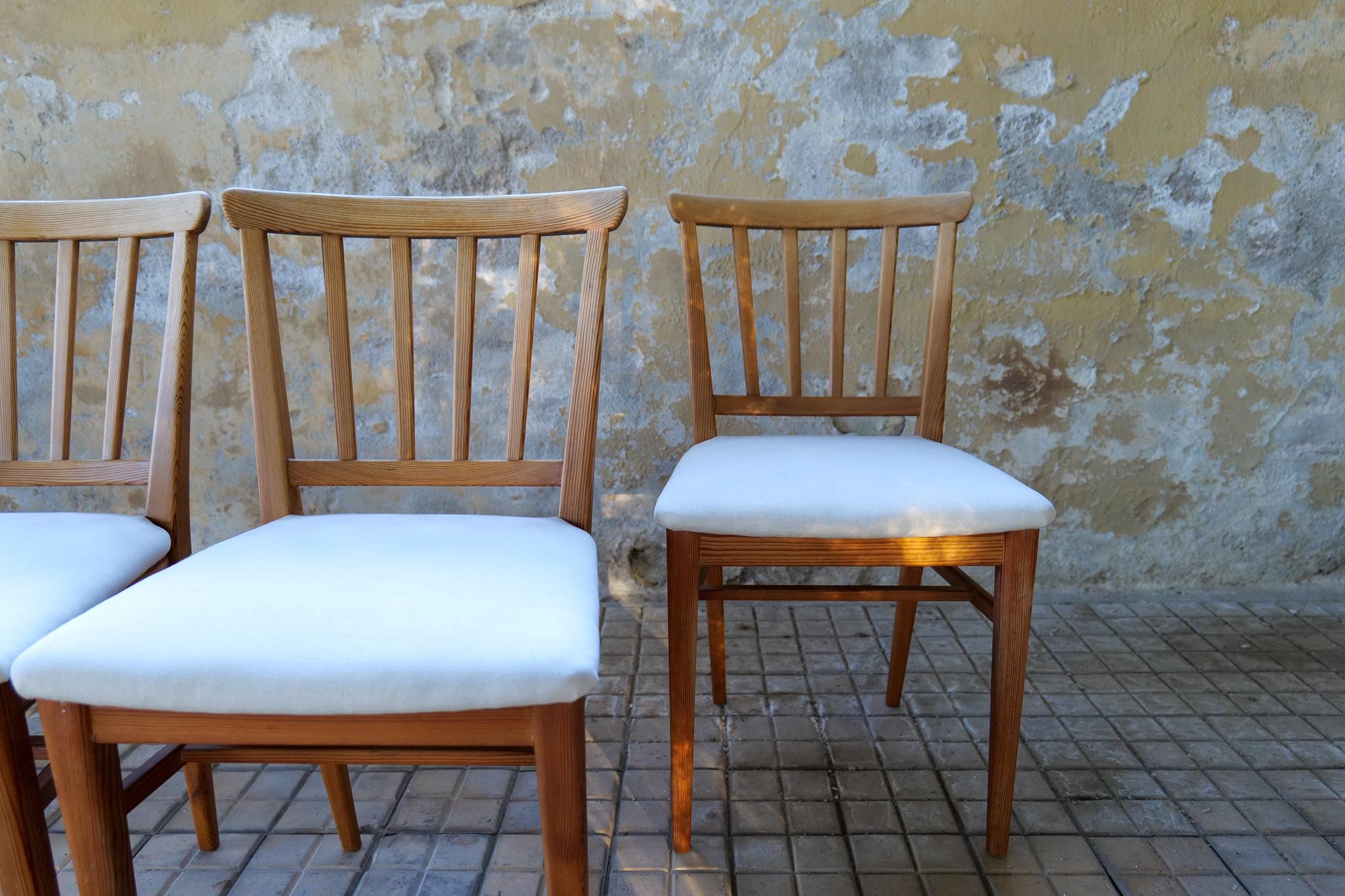Linen Midcentury Set of 4 Carl Malmsten Chairs Dining in Pine, Sweden, 1940s For Sale