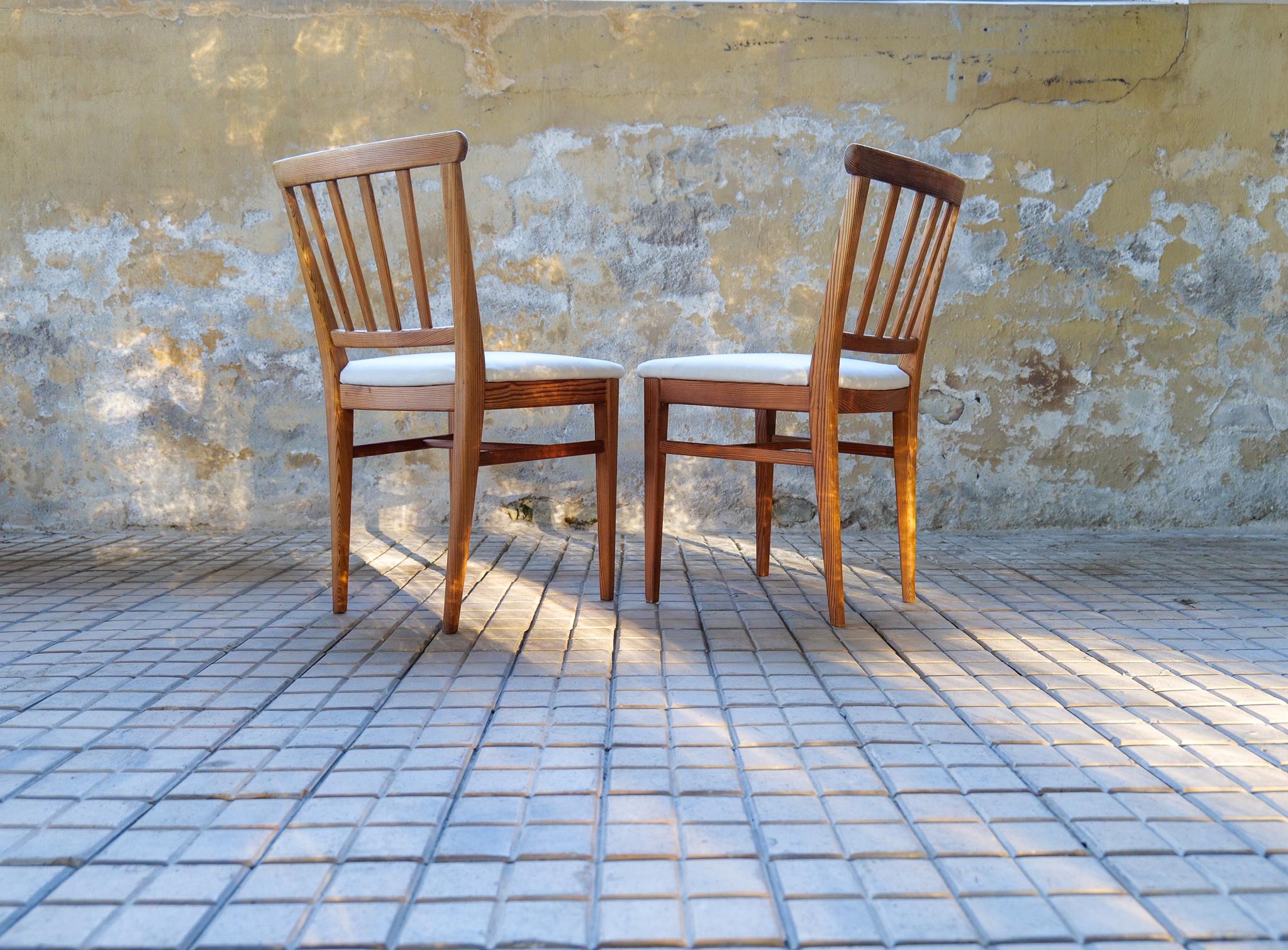 Midcentury Set of 4 Carl Malmsten Chairs Dining in Pine, Sweden, 1940s For Sale 1