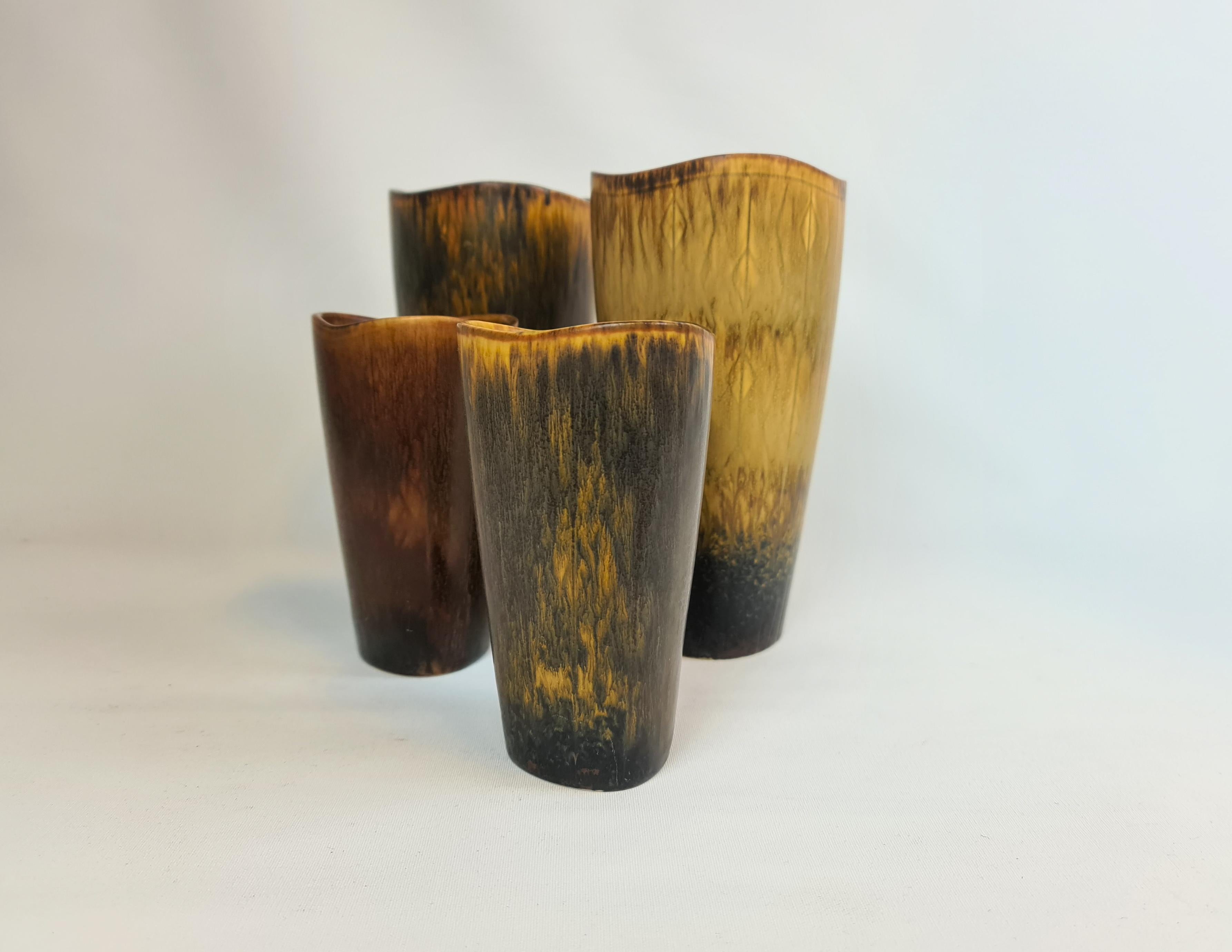 Ensemble de 4 vases en céramique Gunnar Nylund Rörstrand Suède Bon état - En vente à Hillringsberg, SE