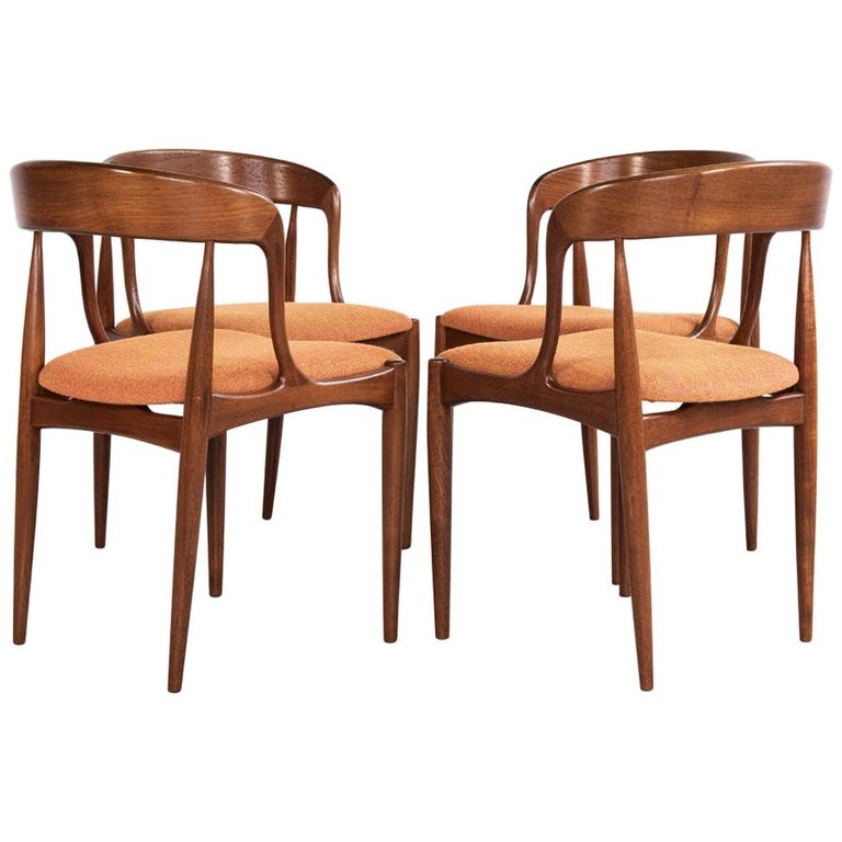 Midcentury Set of 4 Chairs in Teak by Johannes Andersen for Uldum For Sale