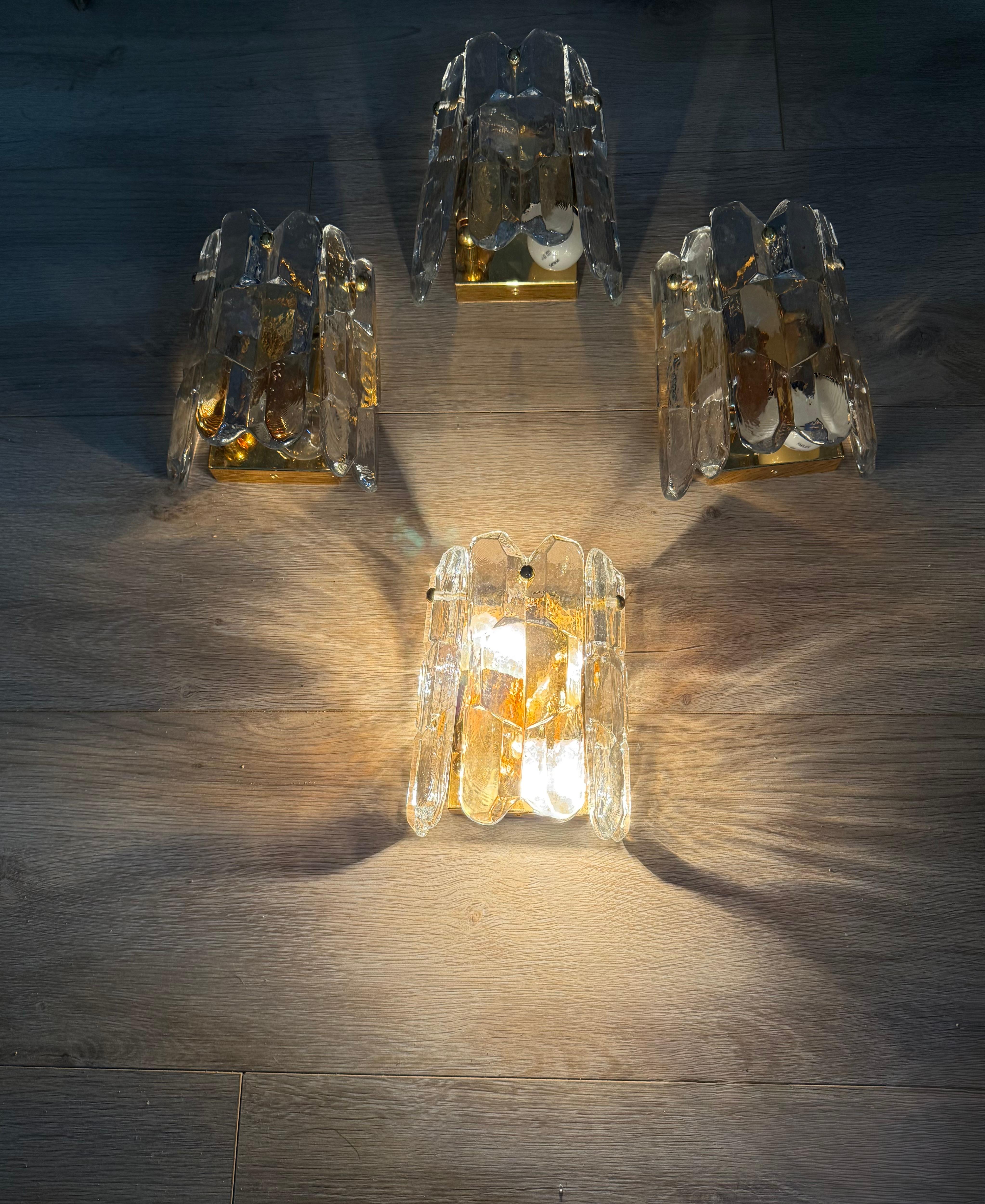 Ensemble de 4 appliques murales Kalmar Ice Glass, laiton, luminaires Autriche des années 1970 en vente 10