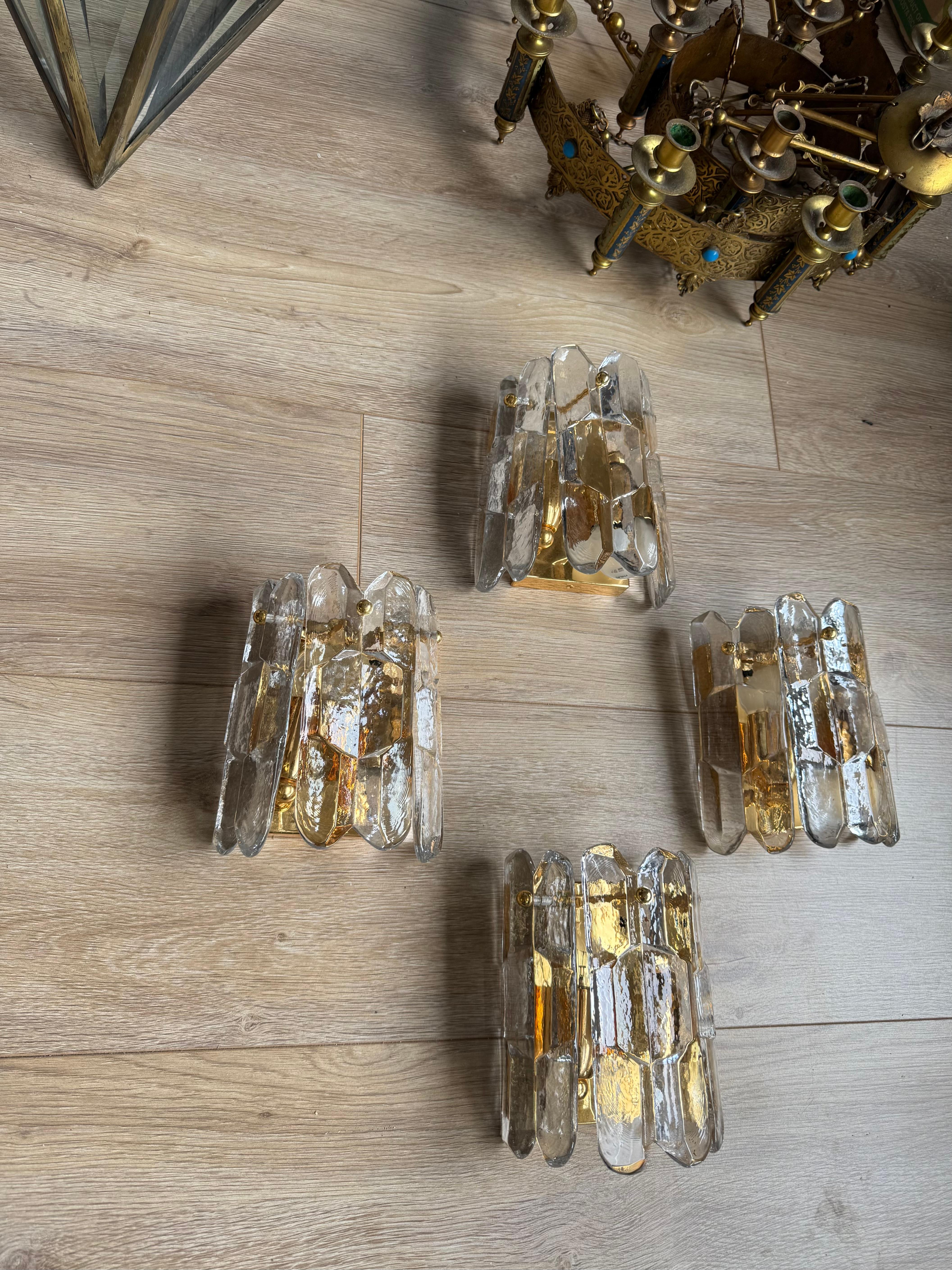 Ensemble de 4 appliques murales Kalmar Ice Glass, laiton, luminaires Autriche des années 1970 en vente 11