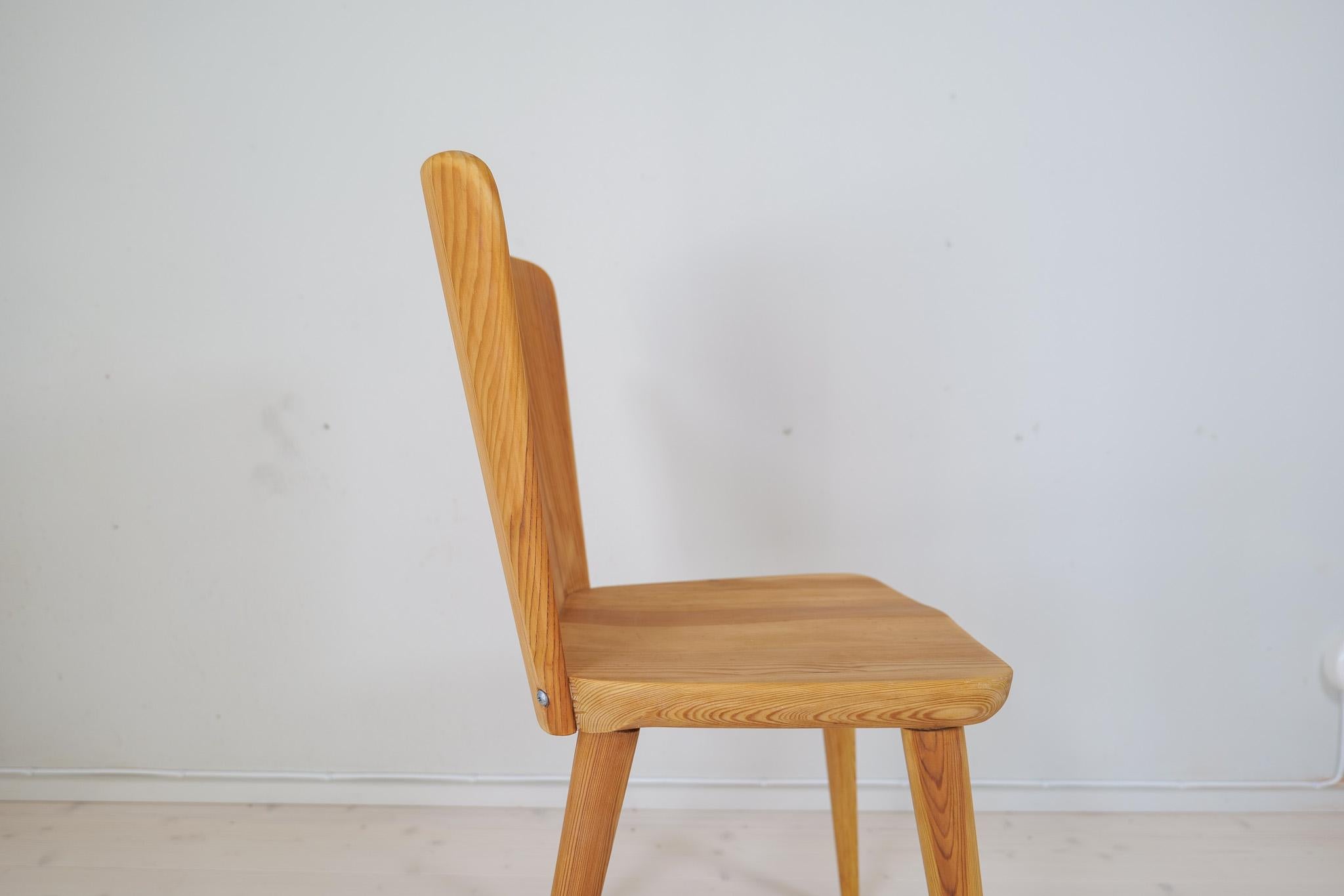Midcentury Modern Set of 4 Pine Sculptural Dining Chairs Göran Malmvall Sweden 6
