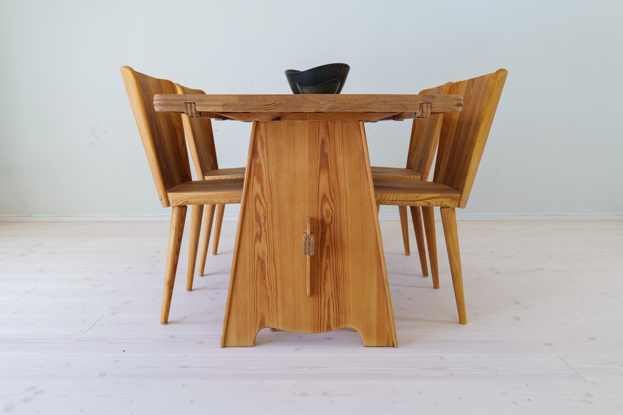 Midcentury Modern Set of 4 Pine Sculptural Dining Chairs Göran Malmvall Sweden 9