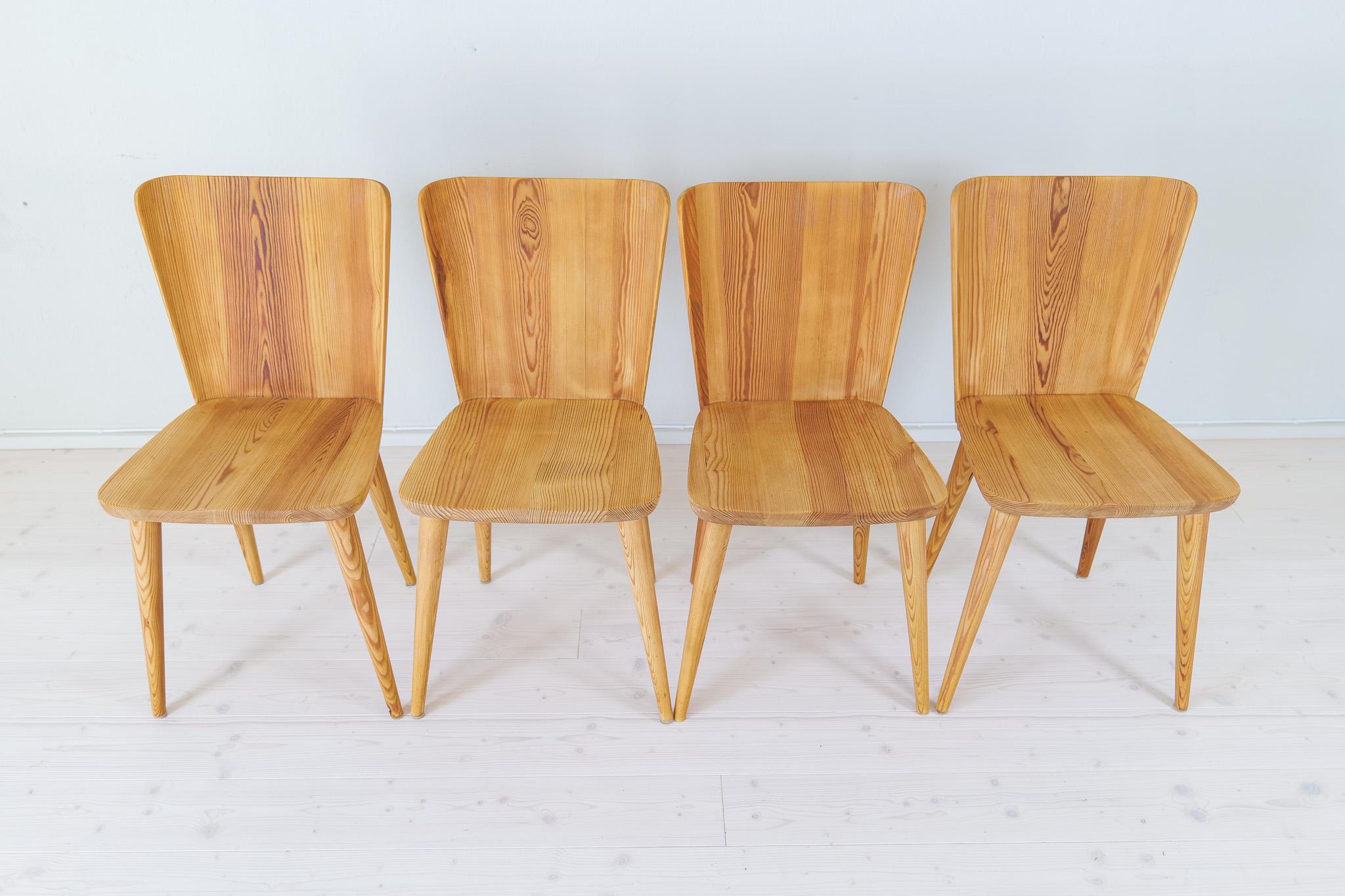Mid-20th Century Midcentury Modern Set of 4 Pine Sculptural Dining Chairs Göran Malmvall Sweden