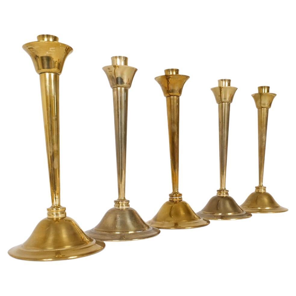 Ensemble de 5 chandeliers en laiton du milieu du siècle dernier de Lars Holmstrm Arvika, Suède