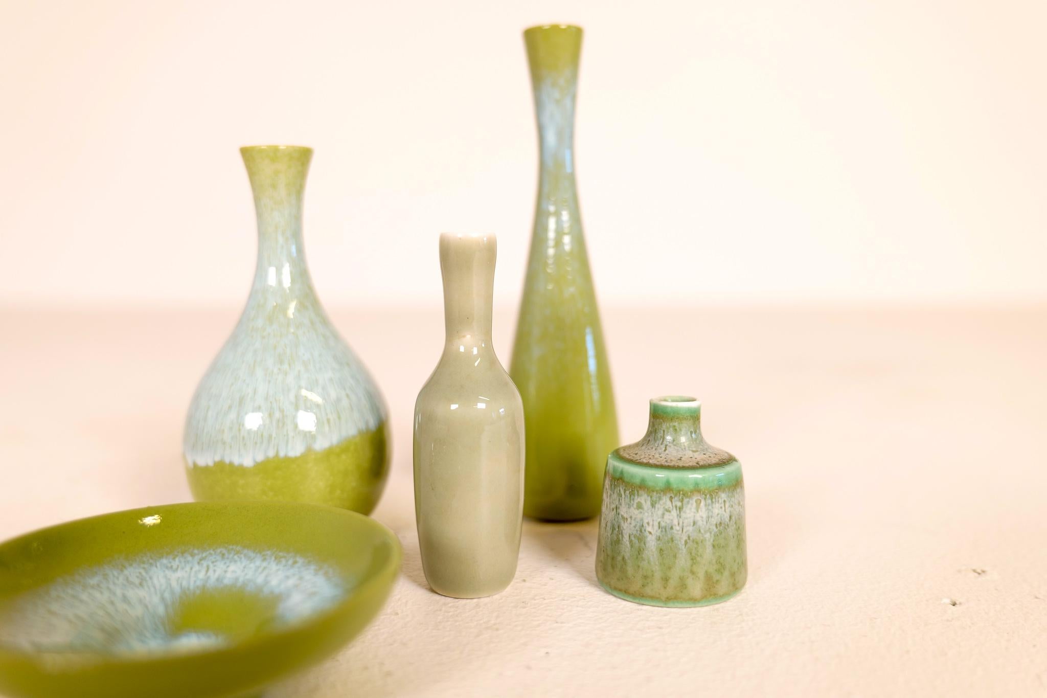 Midcentury Modern Set of 5 Mini Ceramic Vases Rörstrand Gunnar Nylund, Sweden In Good Condition For Sale In Hillringsberg, SE