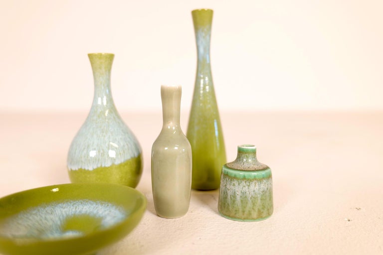 Mid-Century Set of 5 Miniatures Ceramic Vases Rörstrand Gunnar Nylund, Sweden In Good Condition For Sale In Langserud, SE