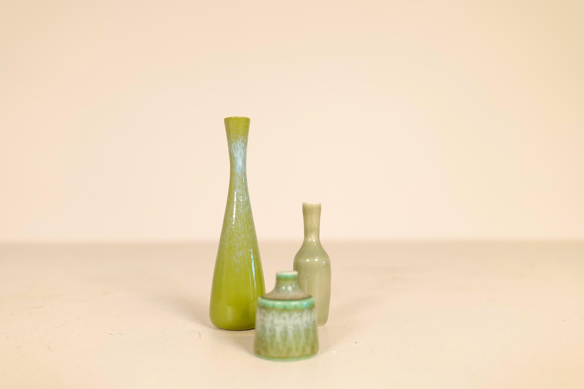 Midcentury Modern Set of 5 Mini Ceramic Vases Rörstrand Gunnar Nylund, Sweden For Sale 1